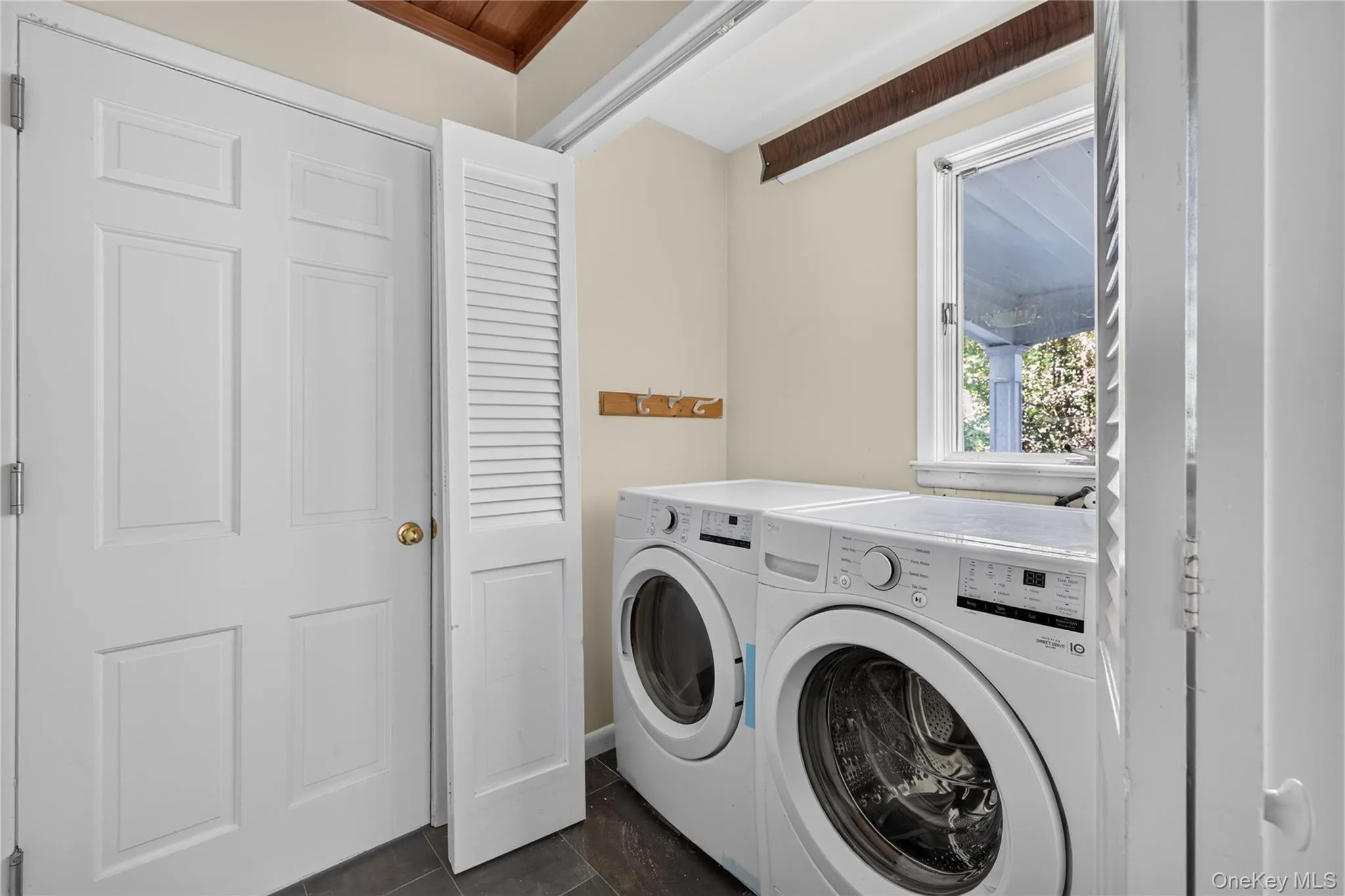 1574 Laurel Hollow Road, Oyster Bay, NY, 3 Bedrooms Bedrooms, 11 Rooms Rooms,4 BathroomsBathrooms,Residential,For Rent,Laurel Hollow,0,1061573 1574 Laurel Hollow Road, Oyster Bay, NY, 3 Bedrooms Bedrooms, 11 Rooms Rooms,4 BathroomsBathrooms,Residential,For Rent,Laurel Hollow,0,1061573