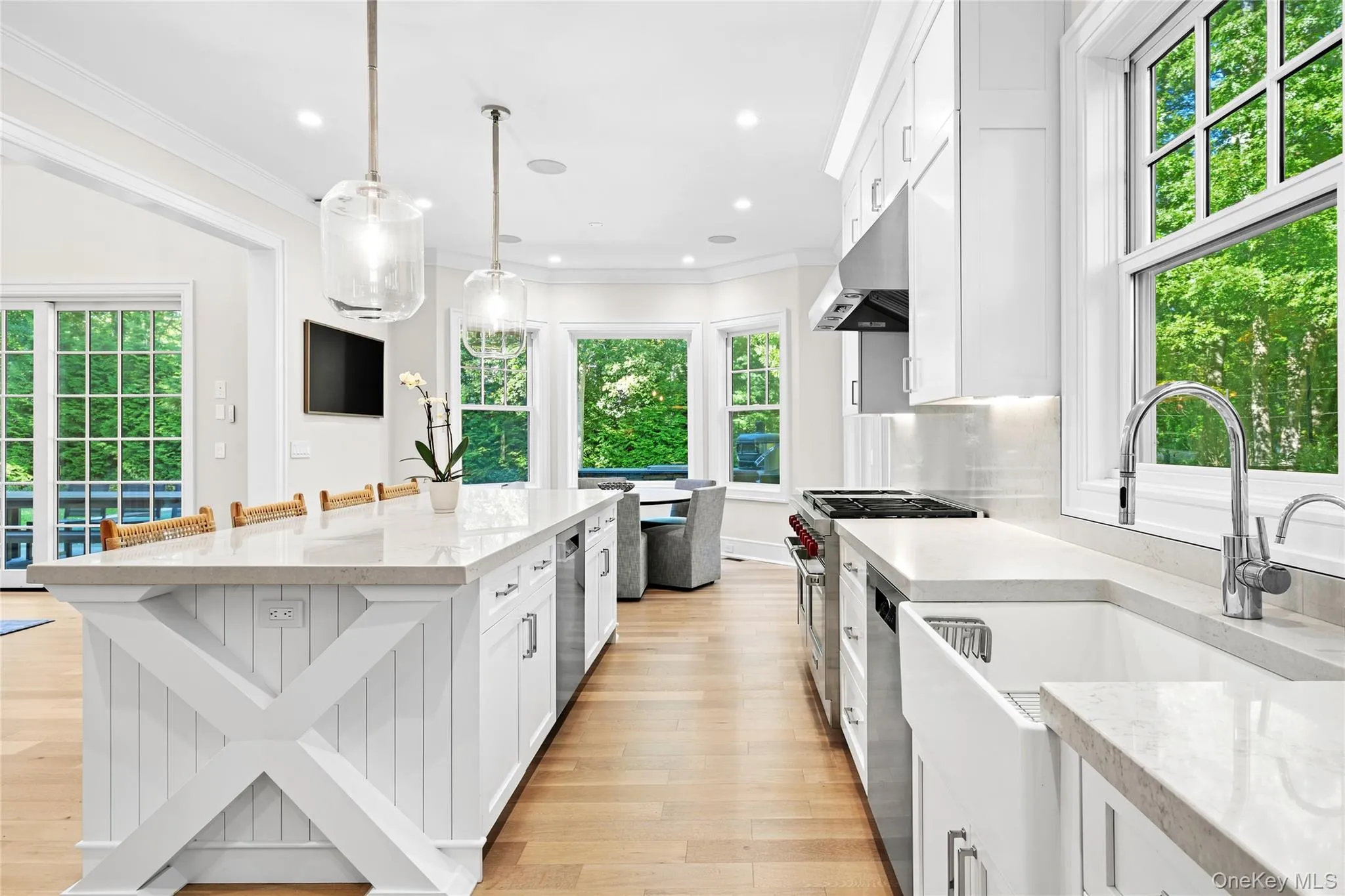 62 Birchwood Lane, Southampton, NY, 6 Bedrooms Bedrooms, 12 Rooms Rooms,5 BathroomsBathrooms,Residential Lease,For Rent,Birchwood,0,1061574 62 Birchwood Lane, Southampton, NY, 6 Bedrooms Bedrooms, 12 Rooms Rooms,5 BathroomsBathrooms,Residential Lease,For Rent,Birchwood,0,1061574