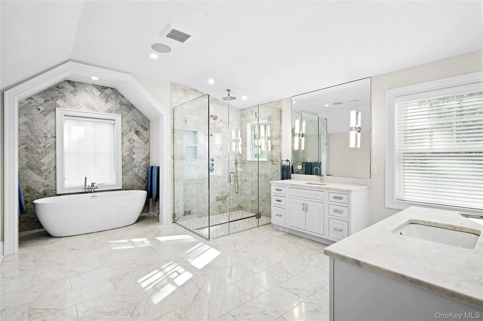 62 Birchwood Lane, Southampton, NY, 6 Bedrooms Bedrooms, 12 Rooms Rooms,5 BathroomsBathrooms,Residential Lease,For Rent,Birchwood,0,1061574 62 Birchwood Lane, Southampton, NY, 6 Bedrooms Bedrooms, 12 Rooms Rooms,5 BathroomsBathrooms,Residential Lease,For Rent,Birchwood,0,1061574