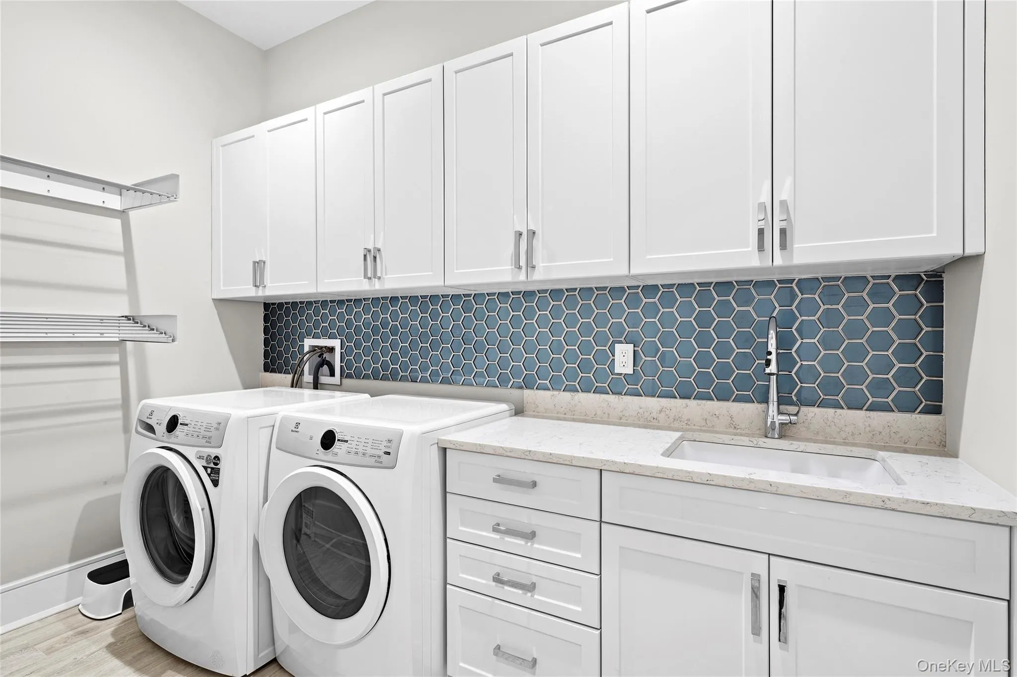 62 Birchwood Lane, Southampton, NY, 6 Bedrooms Bedrooms, 12 Rooms Rooms,5 BathroomsBathrooms,Residential Lease,For Rent,Birchwood,0,1061574 62 Birchwood Lane, Southampton, NY, 6 Bedrooms Bedrooms, 12 Rooms Rooms,5 BathroomsBathrooms,Residential Lease,For Rent,Birchwood,0,1061574