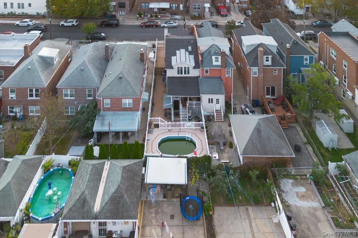 1916 Lurting Avenue, New York, NY, 3 Bedrooms Bedrooms, 7 Rooms Rooms,2 BathroomsBathrooms,Residential,For Rent,Lurting,0,1061575 1916 Lurting Avenue, New York, NY, 3 Bedrooms Bedrooms, 7 Rooms Rooms,2 BathroomsBathrooms,Residential,For Rent,Lurting,0,1061575
