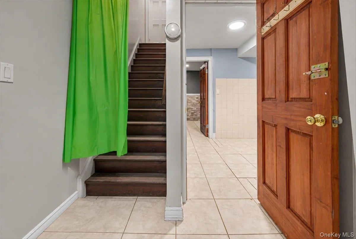 1916 Lurting Avenue, New York, NY, 3 Bedrooms Bedrooms, 7 Rooms Rooms,2 BathroomsBathrooms,Residential,For Rent,Lurting,0,1061575 1916 Lurting Avenue, New York, NY, 3 Bedrooms Bedrooms, 7 Rooms Rooms,2 BathroomsBathrooms,Residential,For Rent,Lurting,0,1061575