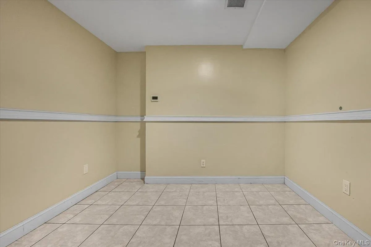 1916 Lurting Avenue, New York, NY, 3 Bedrooms Bedrooms, 7 Rooms Rooms,2 BathroomsBathrooms,Residential,For Rent,Lurting,0,1061575 1916 Lurting Avenue, New York, NY, 3 Bedrooms Bedrooms, 7 Rooms Rooms,2 BathroomsBathrooms,Residential,For Rent,Lurting,0,1061575