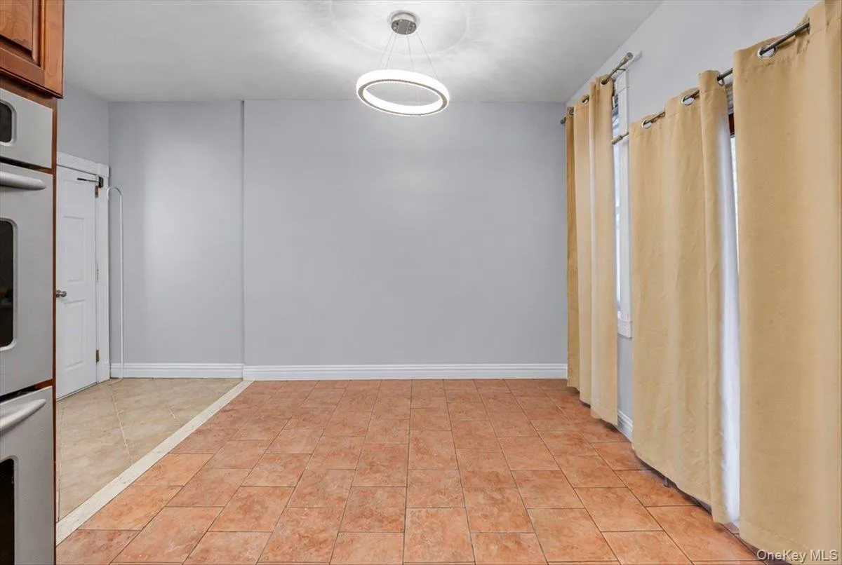 1916 Lurting Avenue, New York, NY, 3 Bedrooms Bedrooms, 7 Rooms Rooms,2 BathroomsBathrooms,Residential,For Rent,Lurting,0,1061575 1916 Lurting Avenue, New York, NY, 3 Bedrooms Bedrooms, 7 Rooms Rooms,2 BathroomsBathrooms,Residential,For Rent,Lurting,0,1061575