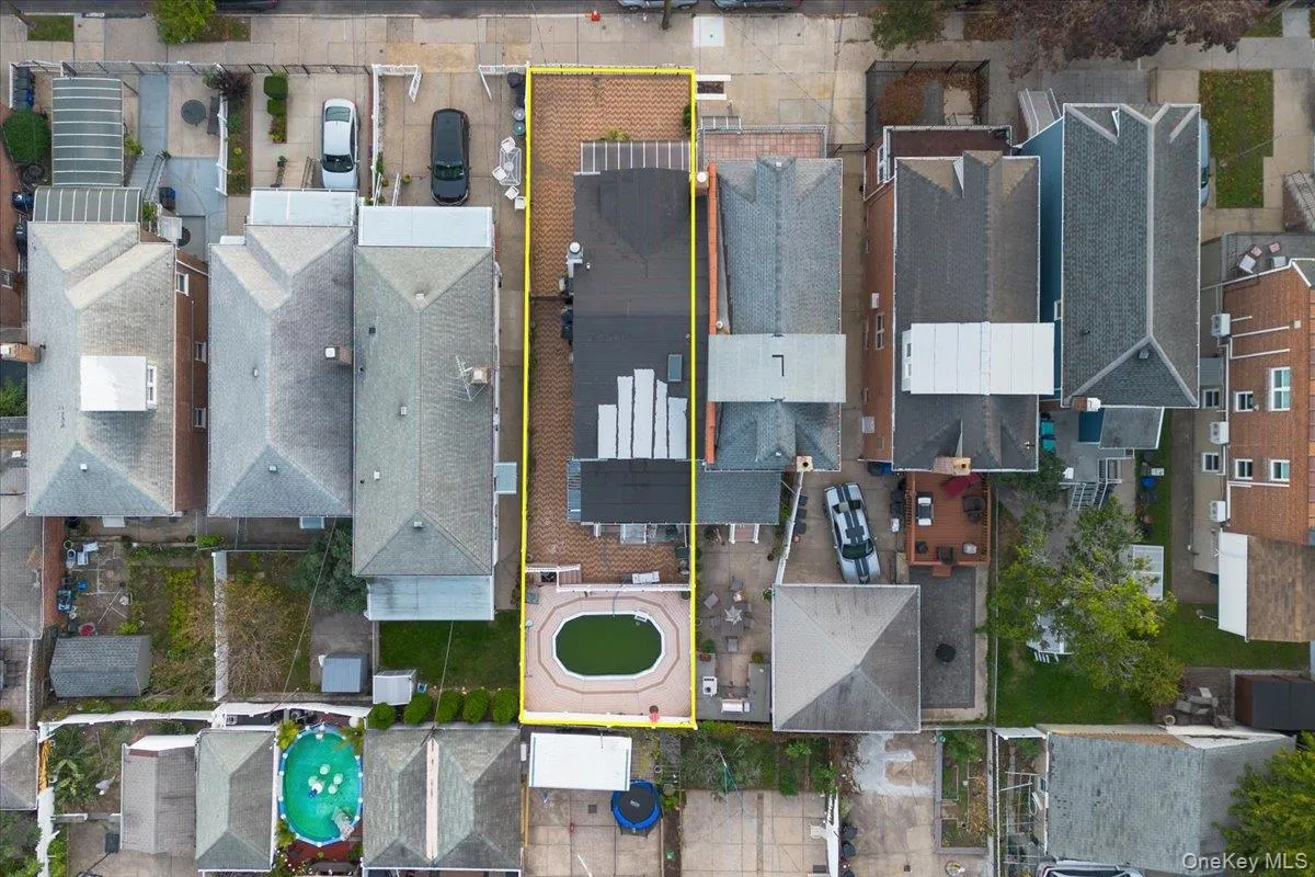 1916 Lurting Avenue, New York, NY, 3 Bedrooms Bedrooms, 7 Rooms Rooms,2 BathroomsBathrooms,Residential,For Rent,Lurting,0,1061575 1916 Lurting Avenue, New York, NY, 3 Bedrooms Bedrooms, 7 Rooms Rooms,2 BathroomsBathrooms,Residential,For Rent,Lurting,0,1061575