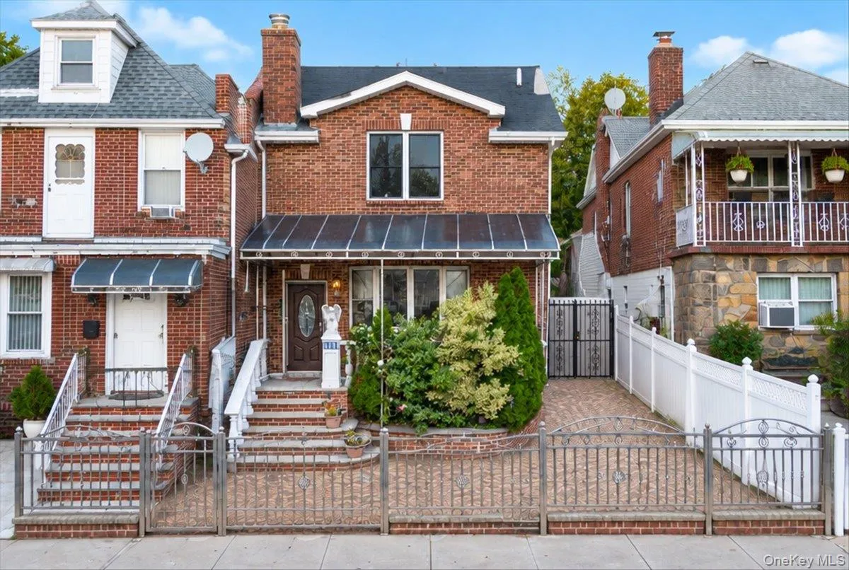 1916 Lurting Avenue, New York, NY, 3 Bedrooms Bedrooms, 7 Rooms Rooms,2 BathroomsBathrooms,Residential,For Rent,Lurting,0,1061575 1916 Lurting Avenue, New York, NY, 3 Bedrooms Bedrooms, 7 Rooms Rooms,2 BathroomsBathrooms,Residential,For Rent,Lurting,0,1061575