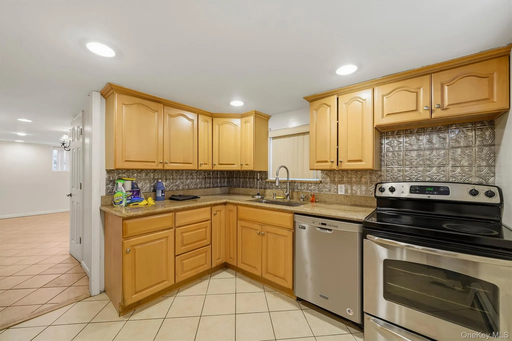 3081 Bevy Place, New York, NY, 3 Bedrooms Bedrooms, 6 Rooms Rooms,2 BathroomsBathrooms,Residential,For Rent,Bevy,0,1061576 3081 Bevy Place, New York, NY, 3 Bedrooms Bedrooms, 6 Rooms Rooms,2 BathroomsBathrooms,Residential,For Rent,Bevy,0,1061576