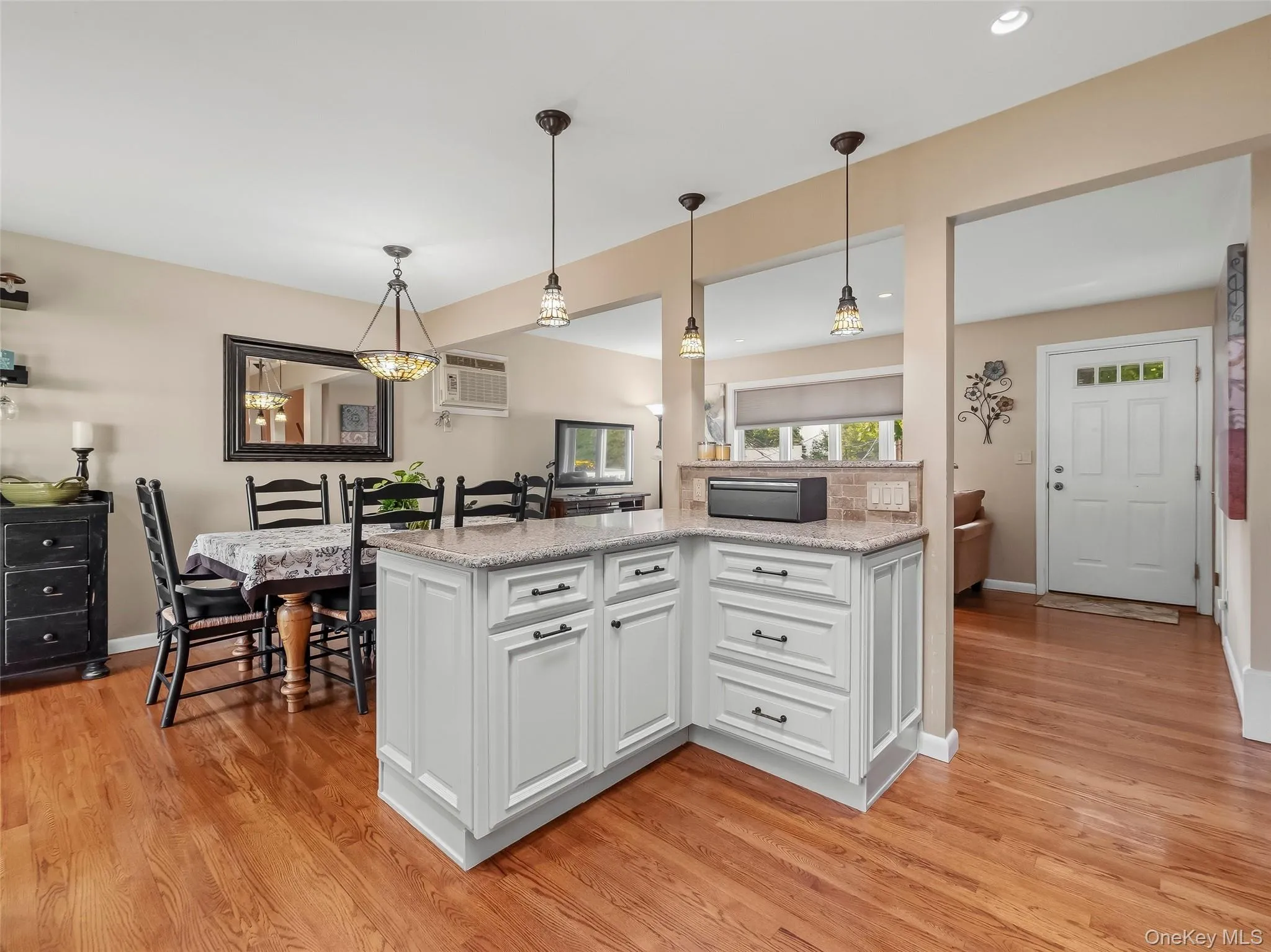 2 Valley View Terrace, Ramapo, NY, 3 Bedrooms Bedrooms, 8 Rooms Rooms,1 BathroomBathrooms,Residential,For Rent,Valley View,0,1061580 2 Valley View Terrace, Ramapo, NY, 3 Bedrooms Bedrooms, 8 Rooms Rooms,1 BathroomBathrooms,Residential,For Rent,Valley View,0,1061580