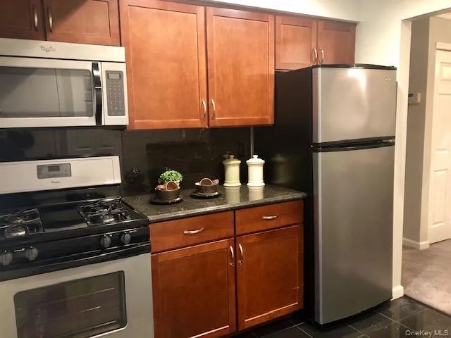 40 Country Club Drive, Brookhaven, NY, 2 Bedroom Bedrooms, 6 Room Rooms,1 BathroomBathrooms,Residential Lease,For Rent,Country Club,0,1061595 40 Country Club Drive, Brookhaven, NY, 2 Bedroom Bedrooms, 6 Room Rooms,1 BathroomBathrooms,Residential Lease,For Rent,Country Club,0,1061595