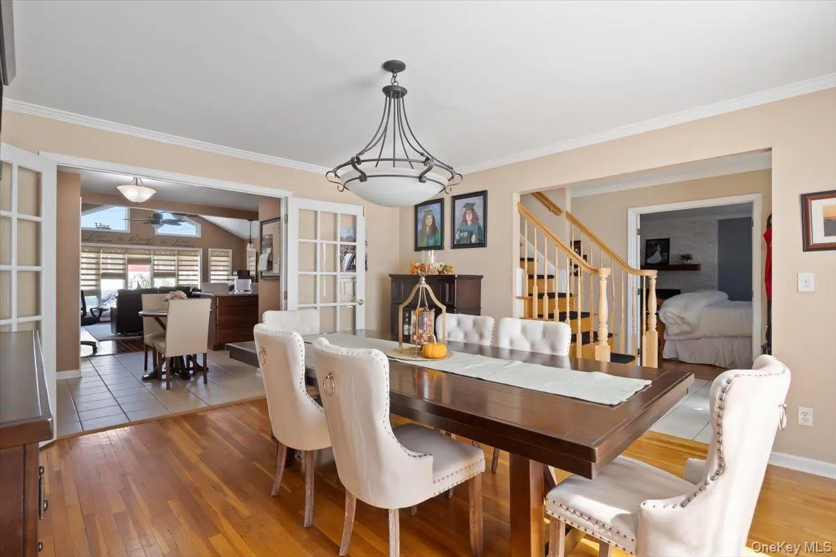 1 5th Avenue, Oyster Bay, NY, 5 Bedrooms Bedrooms, 8 Rooms Rooms,2 BathroomsBathrooms,Residential,For Rent,5th,0,1061597 1 5th Avenue, Oyster Bay, NY, 5 Bedrooms Bedrooms, 8 Rooms Rooms,2 BathroomsBathrooms,Residential,For Rent,5th,0,1061597