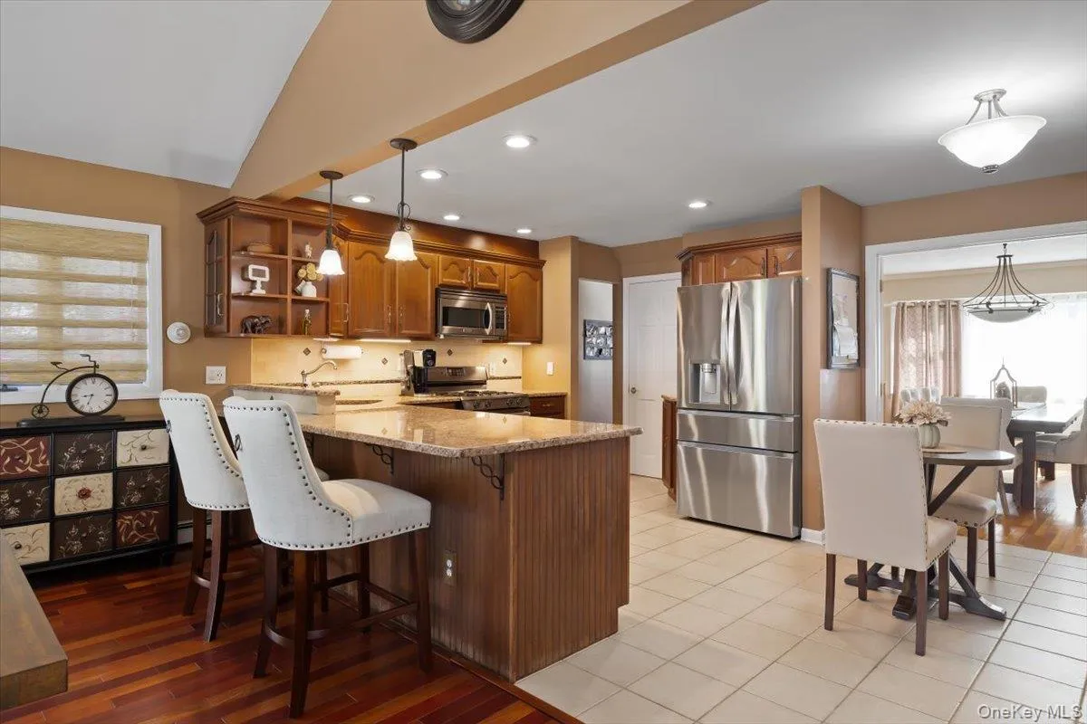 1 5th Avenue, Oyster Bay, NY, 5 Bedrooms Bedrooms, 8 Rooms Rooms,2 BathroomsBathrooms,Residential,For Rent,5th,0,1061597 1 5th Avenue, Oyster Bay, NY, 5 Bedrooms Bedrooms, 8 Rooms Rooms,2 BathroomsBathrooms,Residential,For Rent,5th,0,1061597