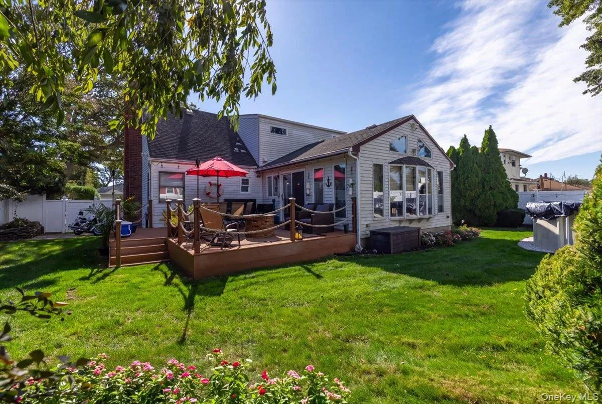 1 5th Avenue, Oyster Bay, NY, 5 Bedrooms Bedrooms, 8 Rooms Rooms,2 BathroomsBathrooms,Residential,For Rent,5th,0,1061597 1 5th Avenue, Oyster Bay, NY, 5 Bedrooms Bedrooms, 8 Rooms Rooms,2 BathroomsBathrooms,Residential,For Rent,5th,0,1061597