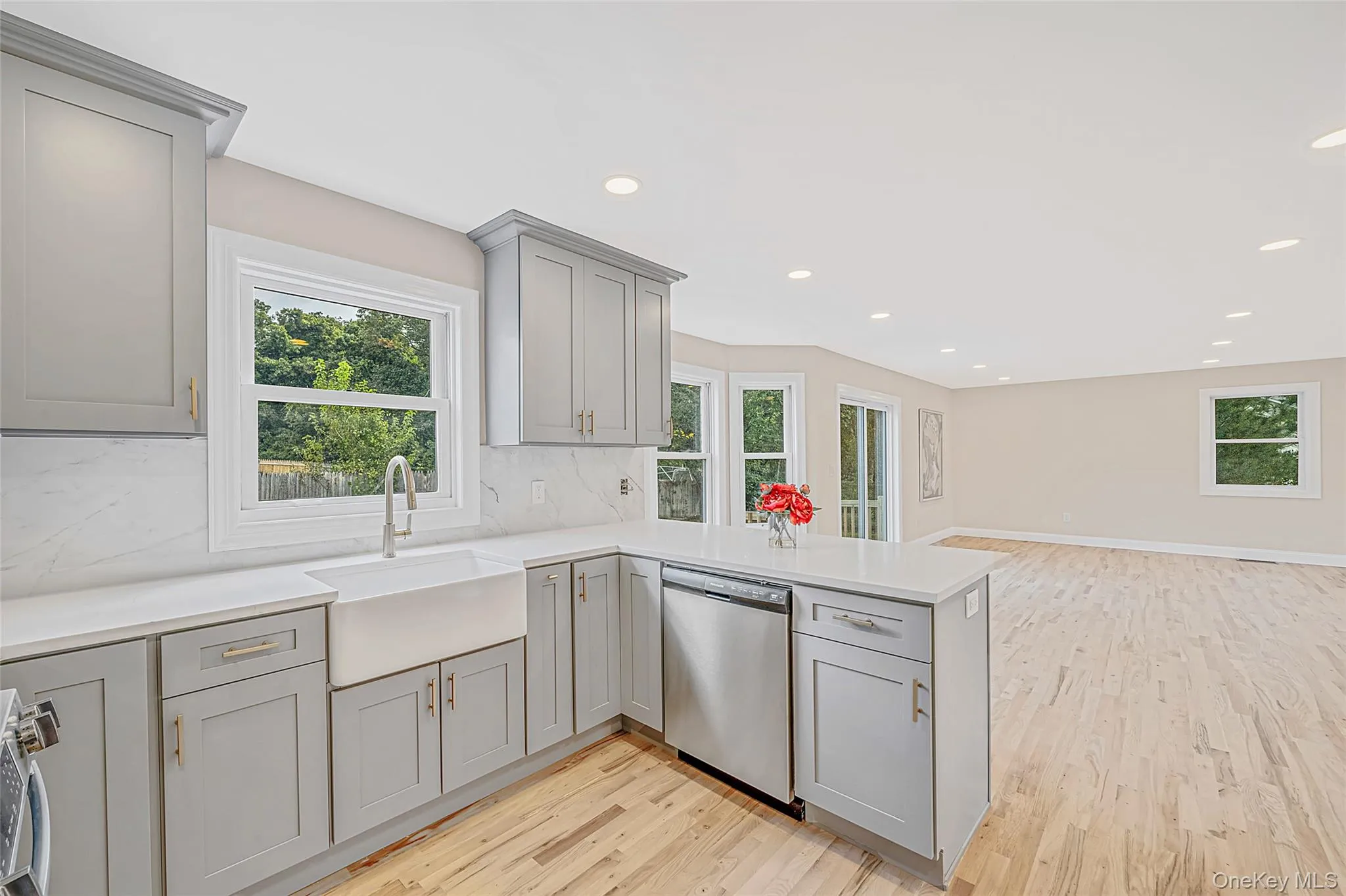 25 Avenue B, Brookhaven, NY, 5 Bedrooms Bedrooms, 12 Rooms Rooms,4 BathroomsBathrooms,Residential,For Rent,Avenue B,0,1061615 25 Avenue B, Brookhaven, NY, 5 Bedrooms Bedrooms, 12 Rooms Rooms,4 BathroomsBathrooms,Residential,For Rent,Avenue B,0,1061615