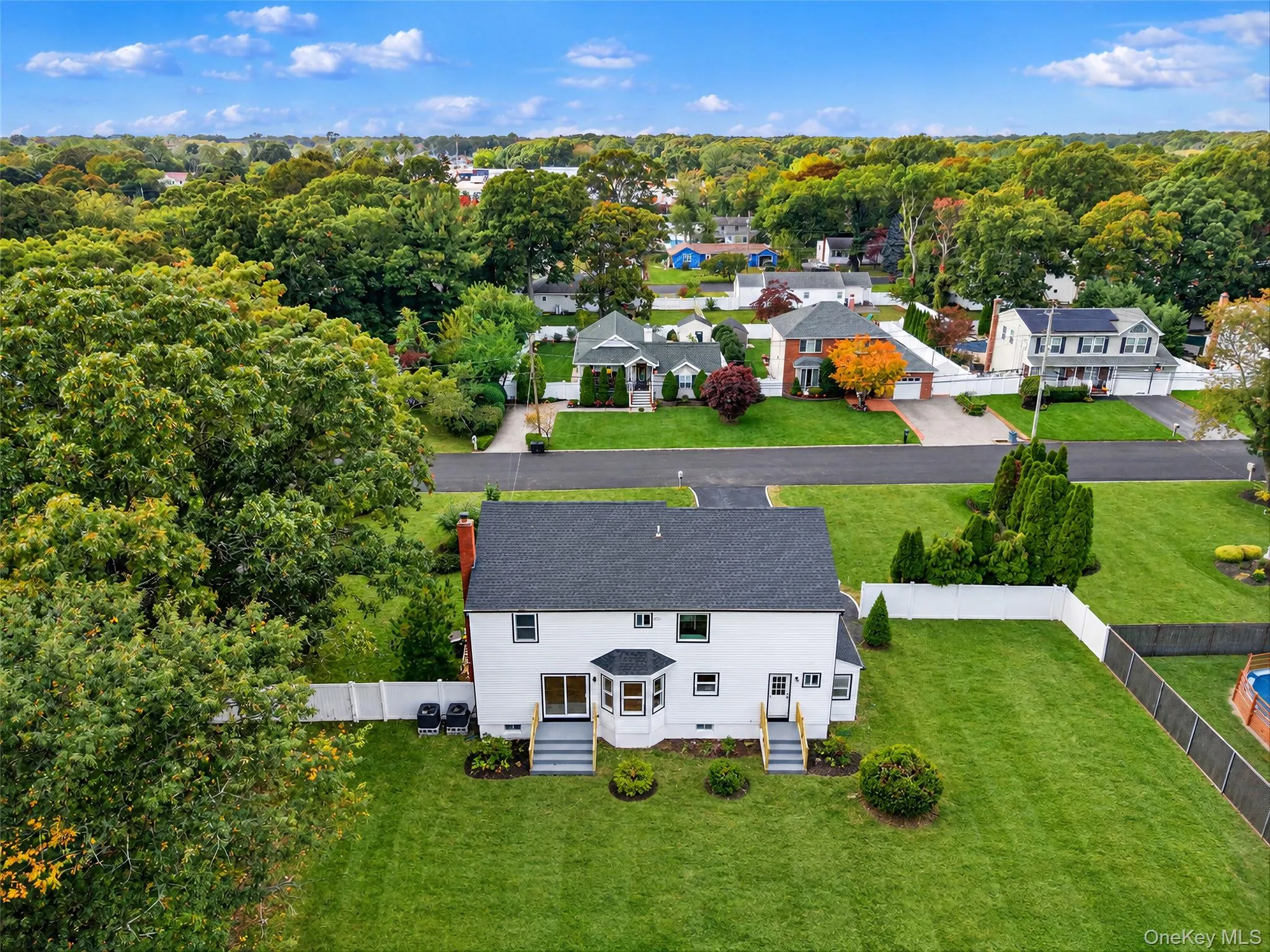25 Avenue B, Brookhaven, NY, 5 Bedrooms Bedrooms, 12 Rooms Rooms,4 BathroomsBathrooms,Residential,For Rent,Avenue B,0,1061615 25 Avenue B, Brookhaven, NY, 5 Bedrooms Bedrooms, 12 Rooms Rooms,4 BathroomsBathrooms,Residential,For Rent,Avenue B,0,1061615