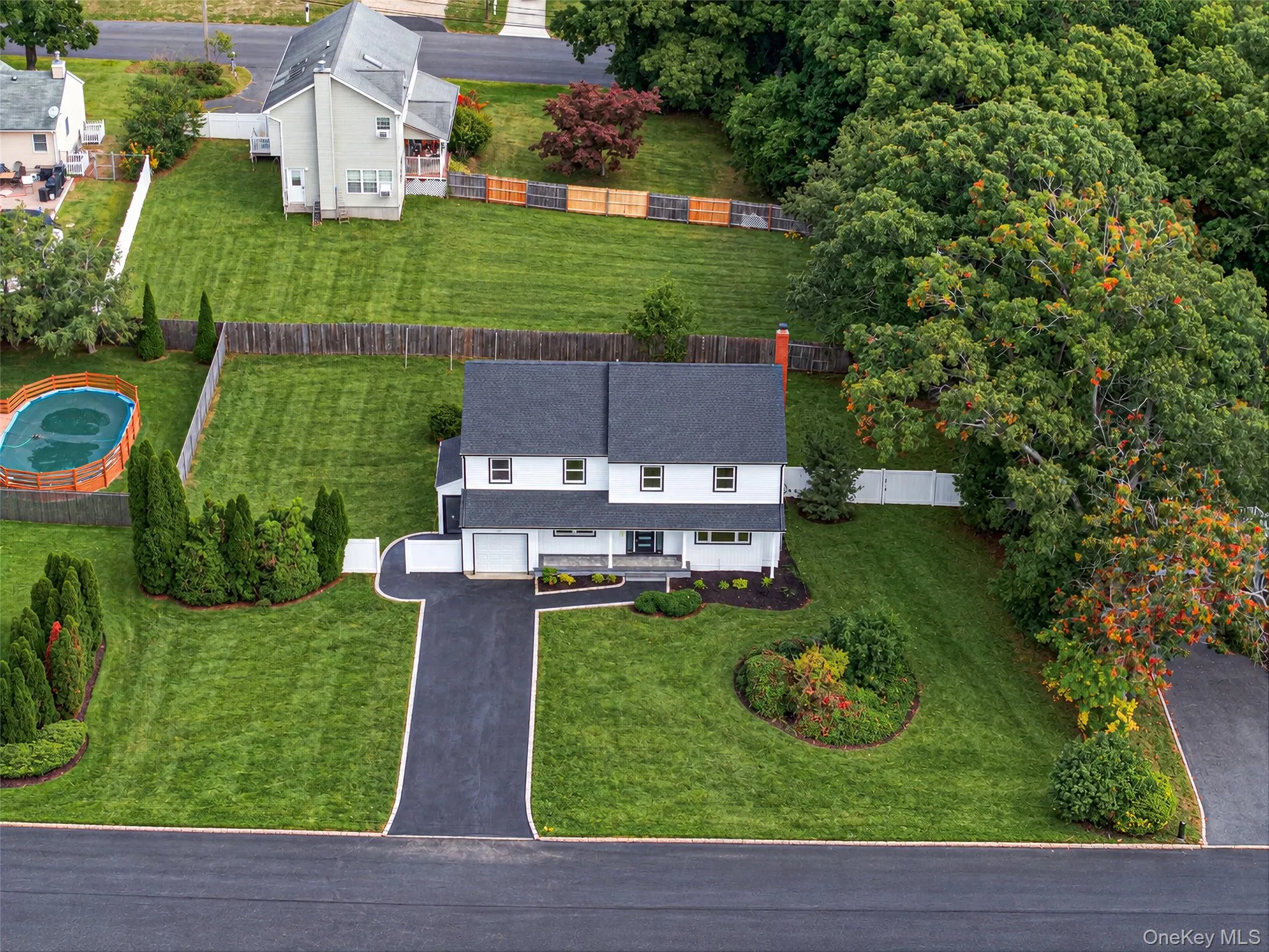 25 Avenue B, Brookhaven, NY, 5 Bedrooms Bedrooms, 12 Rooms Rooms,4 BathroomsBathrooms,Residential,For Rent,Avenue B,0,1061615 25 Avenue B, Brookhaven, NY, 5 Bedrooms Bedrooms, 12 Rooms Rooms,4 BathroomsBathrooms,Residential,For Rent,Avenue B,0,1061615