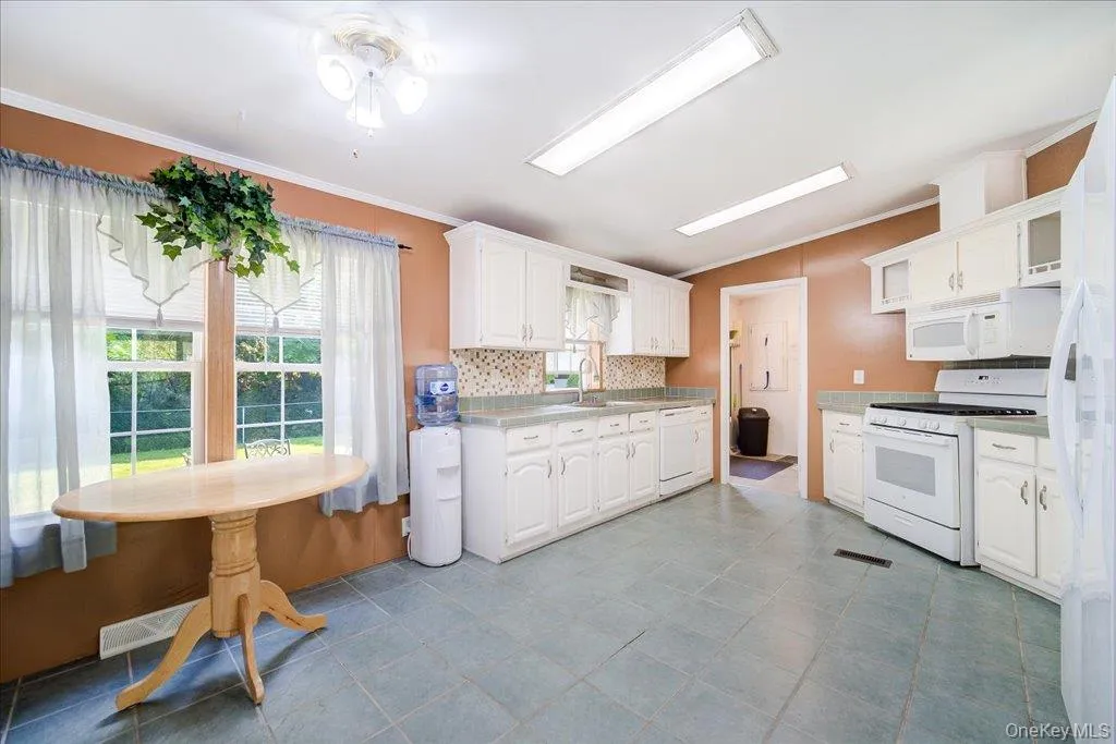 106 Winding Wood, East Fishkill, NY, 3 Bedrooms Bedrooms, 6 Rooms Rooms,2 BathroomsBathrooms,Residential,For Rent,Winding Wood,0,1061617 106 Winding Wood, East Fishkill, NY, 3 Bedrooms Bedrooms, 6 Rooms Rooms,2 BathroomsBathrooms,Residential,For Rent,Winding Wood,0,1061617