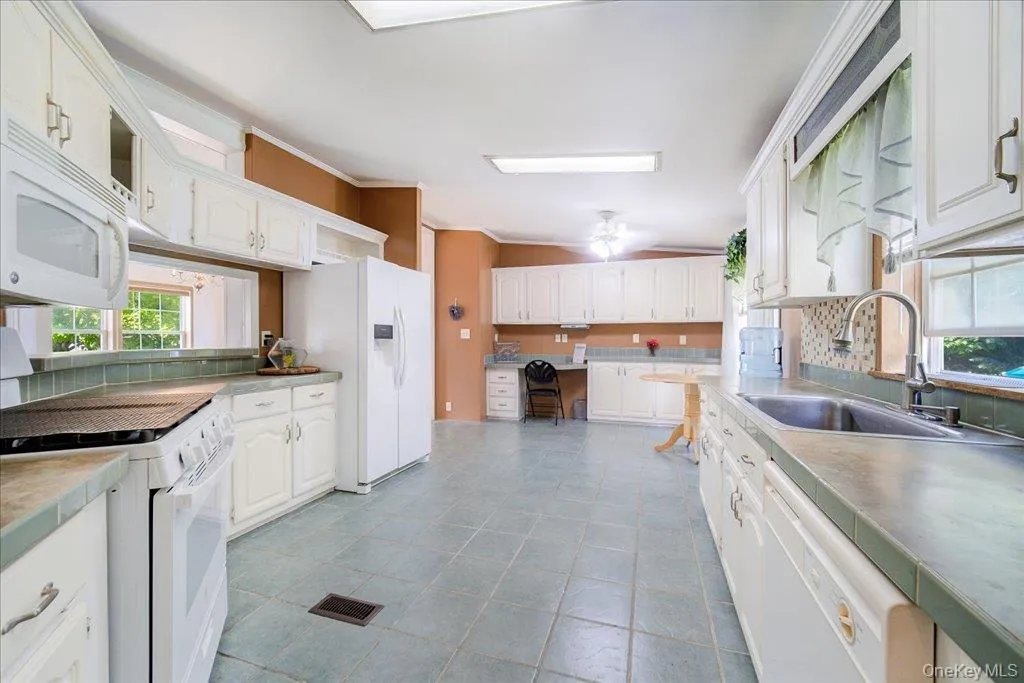 106 Winding Wood, East Fishkill, NY, 3 Bedrooms Bedrooms, 6 Rooms Rooms,2 BathroomsBathrooms,Residential,For Rent,Winding Wood,0,1061617 106 Winding Wood, East Fishkill, NY, 3 Bedrooms Bedrooms, 6 Rooms Rooms,2 BathroomsBathrooms,Residential,For Rent,Winding Wood,0,1061617