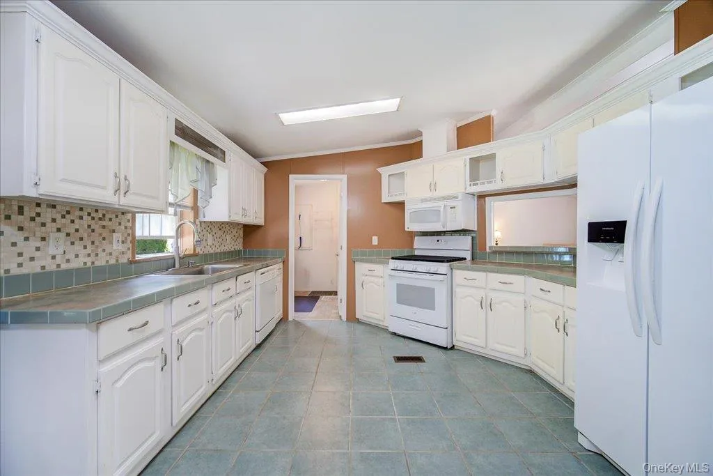 106 Winding Wood, East Fishkill, NY, 3 Bedrooms Bedrooms, 6 Rooms Rooms,2 BathroomsBathrooms,Residential,For Rent,Winding Wood,0,1061617 106 Winding Wood, East Fishkill, NY, 3 Bedrooms Bedrooms, 6 Rooms Rooms,2 BathroomsBathrooms,Residential,For Rent,Winding Wood,0,1061617