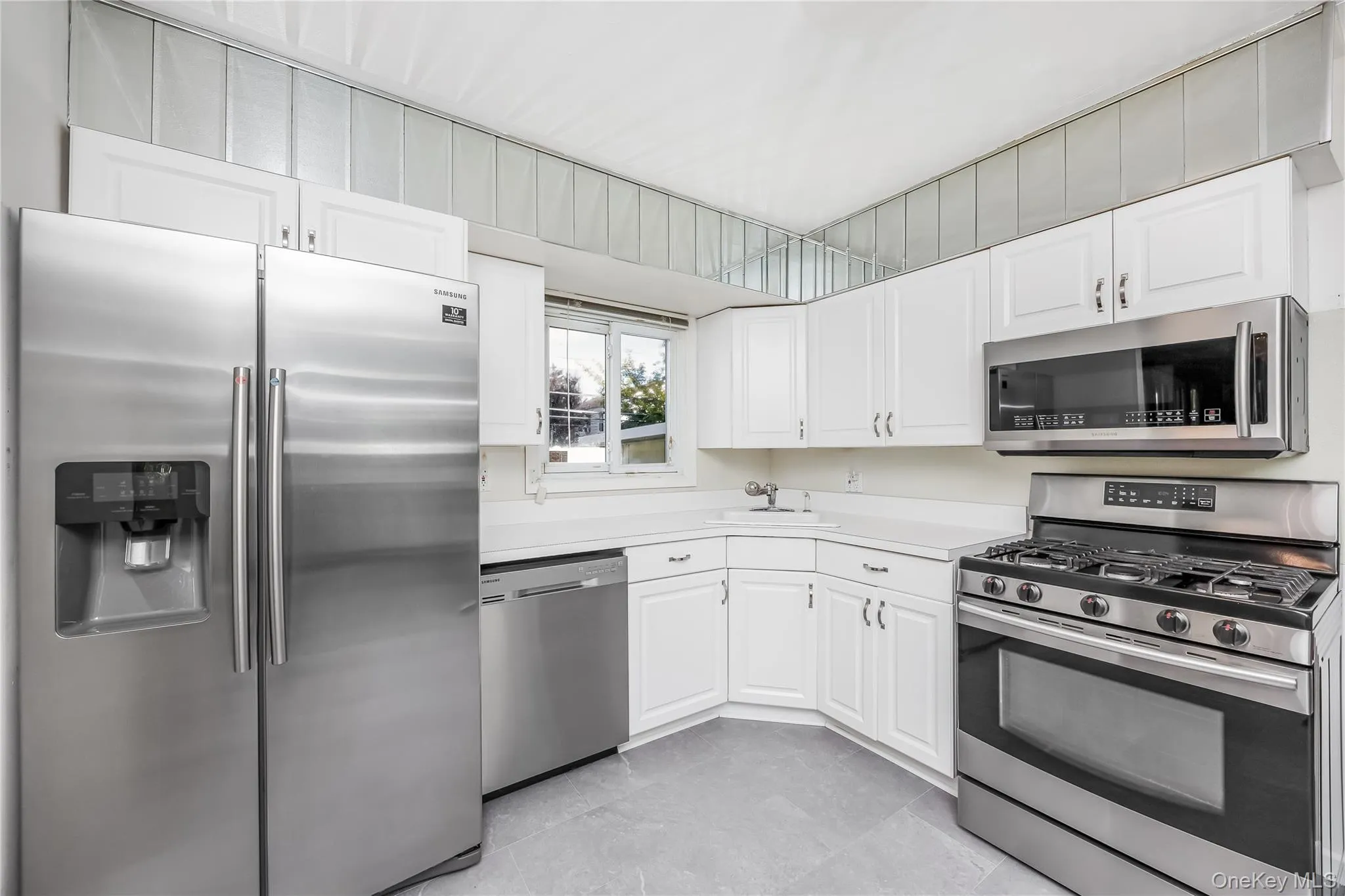 19 Grant Street, Oyster Bay, NY, 3 Bedrooms Bedrooms, 7 Rooms Rooms,1 BathroomBathrooms,Residential,For Rent,Grant,0,1061624 19 Grant Street, Oyster Bay, NY, 3 Bedrooms Bedrooms, 7 Rooms Rooms,1 BathroomBathrooms,Residential,For Rent,Grant,0,1061624