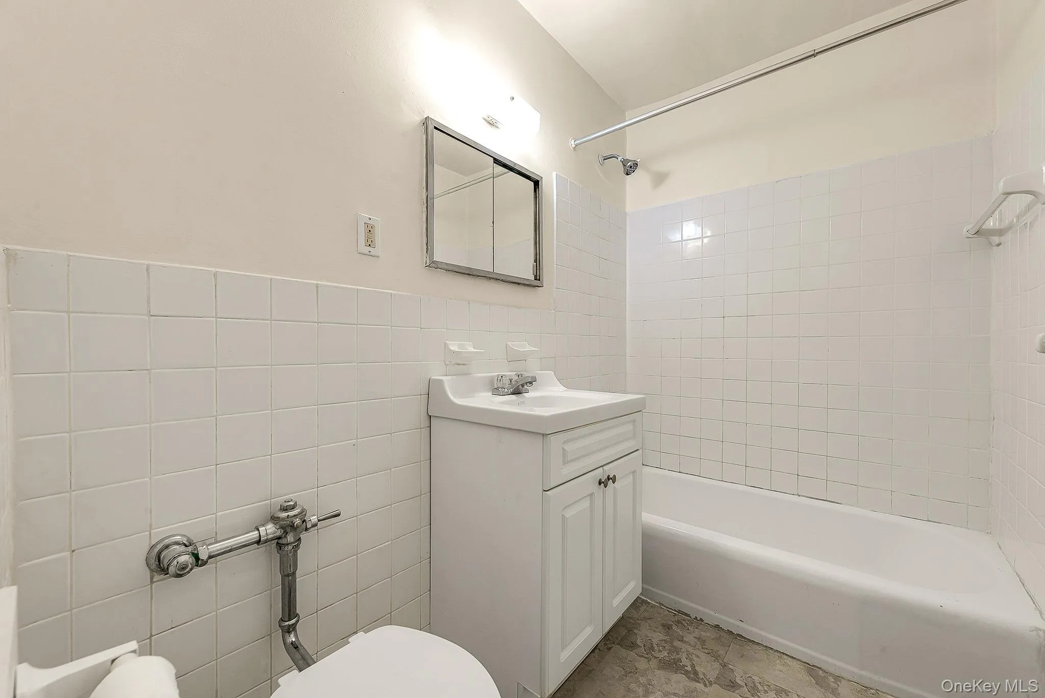 65-50 Wetherole Street, New York, NY, 2 Bedroom Bedrooms, 5 Room Rooms,1 BathroomBathrooms,Residential Lease,For Rent,Wetherole,0,1061636 65-50 Wetherole Street, New York, NY, 2 Bedroom Bedrooms, 5 Room Rooms,1 BathroomBathrooms,Residential Lease,For Rent,Wetherole,0,1061636