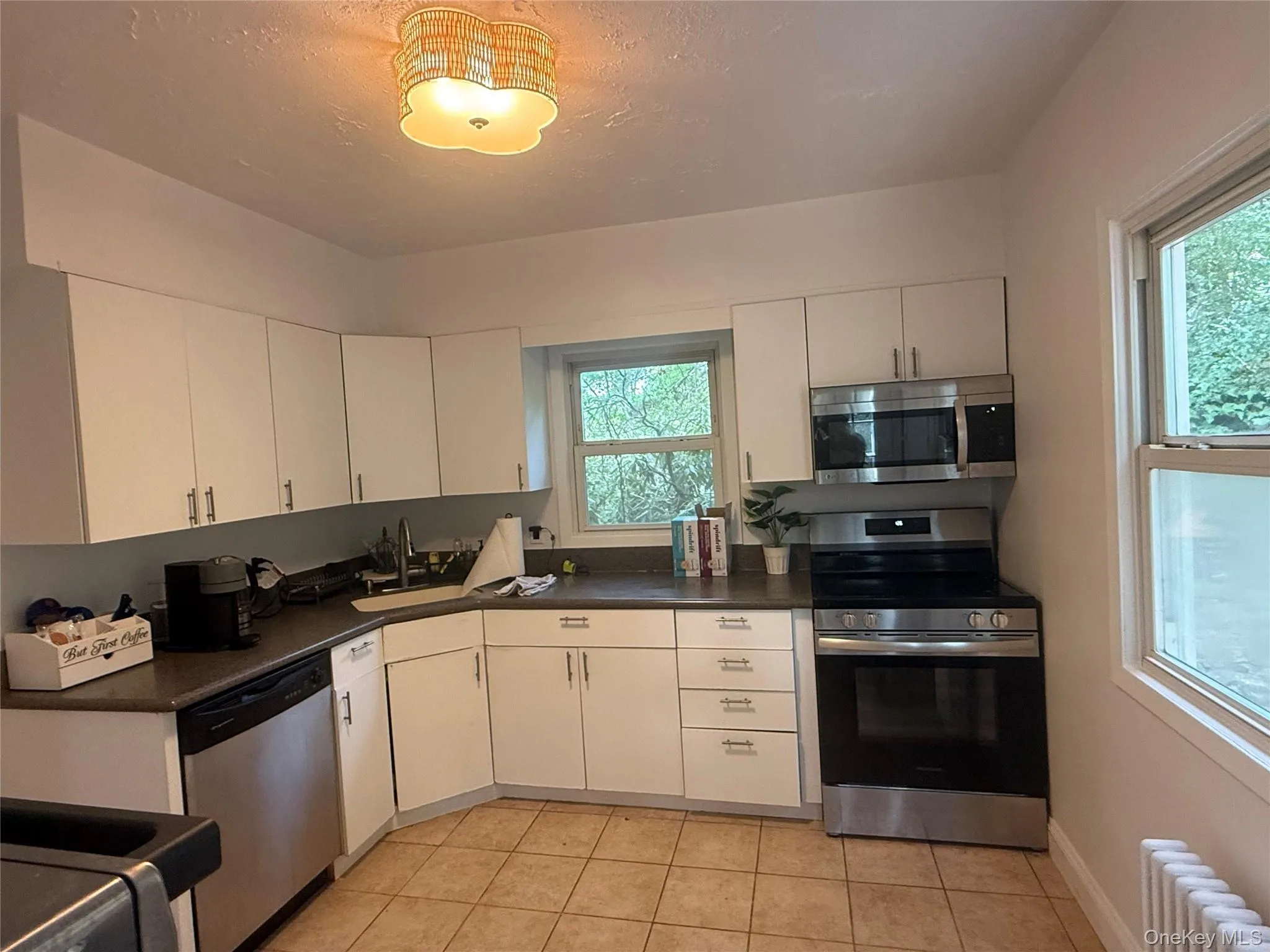 19 Cotswold Drive, Huntington, NY, 3 Bedroom Bedrooms, 6 Room Rooms,2 BathroomBathrooms,Residential Lease,For Rent,Cotswold,0,1061643 19 Cotswold Drive, Huntington, NY, 3 Bedroom Bedrooms, 6 Room Rooms,2 BathroomBathrooms,Residential Lease,For Rent,Cotswold,0,1061643