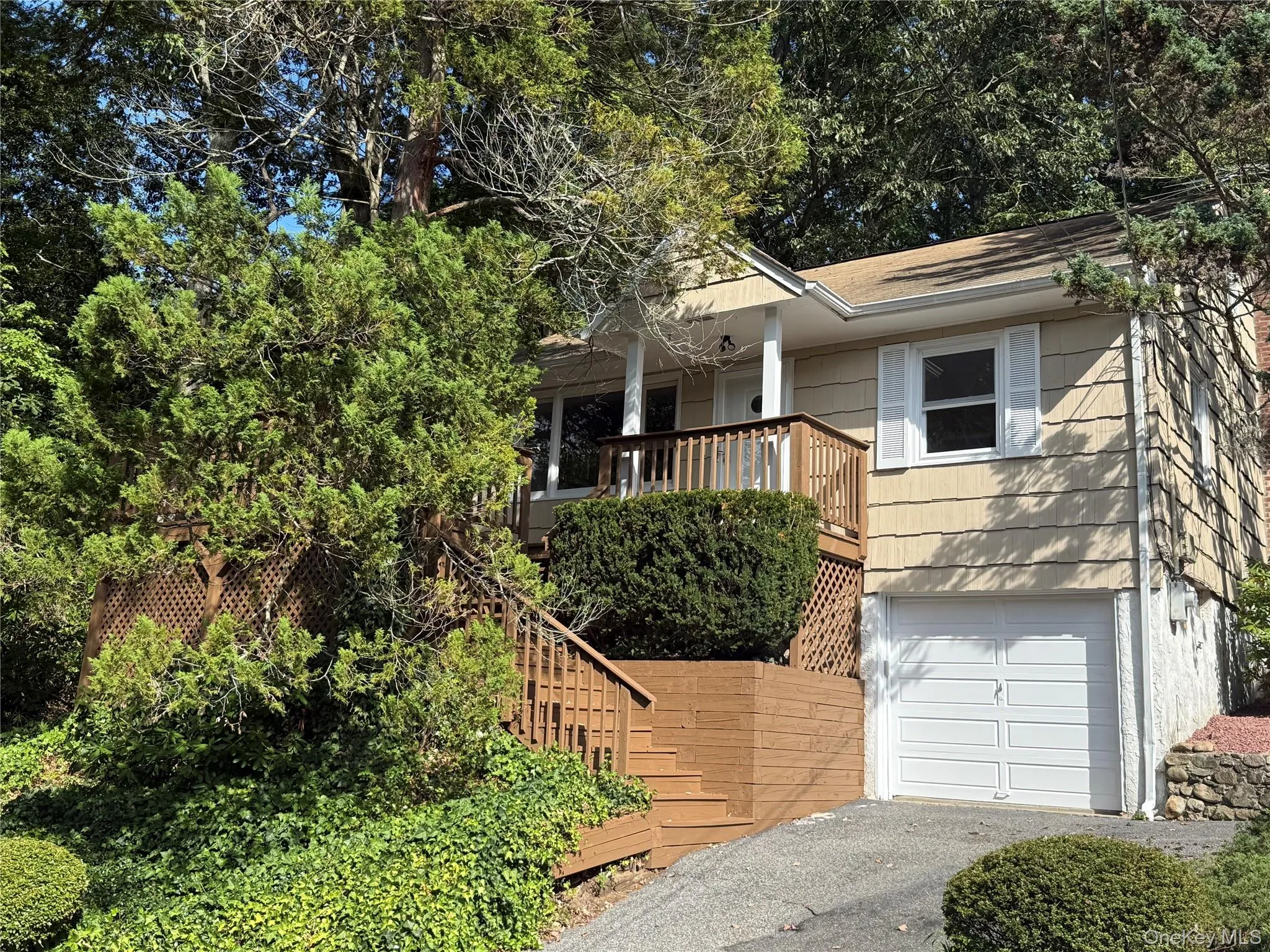 19 Cotswold Drive, Huntington, NY, 3 Bedroom Bedrooms, 6 Room Rooms,2 BathroomBathrooms,Residential Lease,For Rent,Cotswold,0,1061643 19 Cotswold Drive, Huntington, NY, 3 Bedroom Bedrooms, 6 Room Rooms,2 BathroomBathrooms,Residential Lease,For Rent,Cotswold,0,1061643