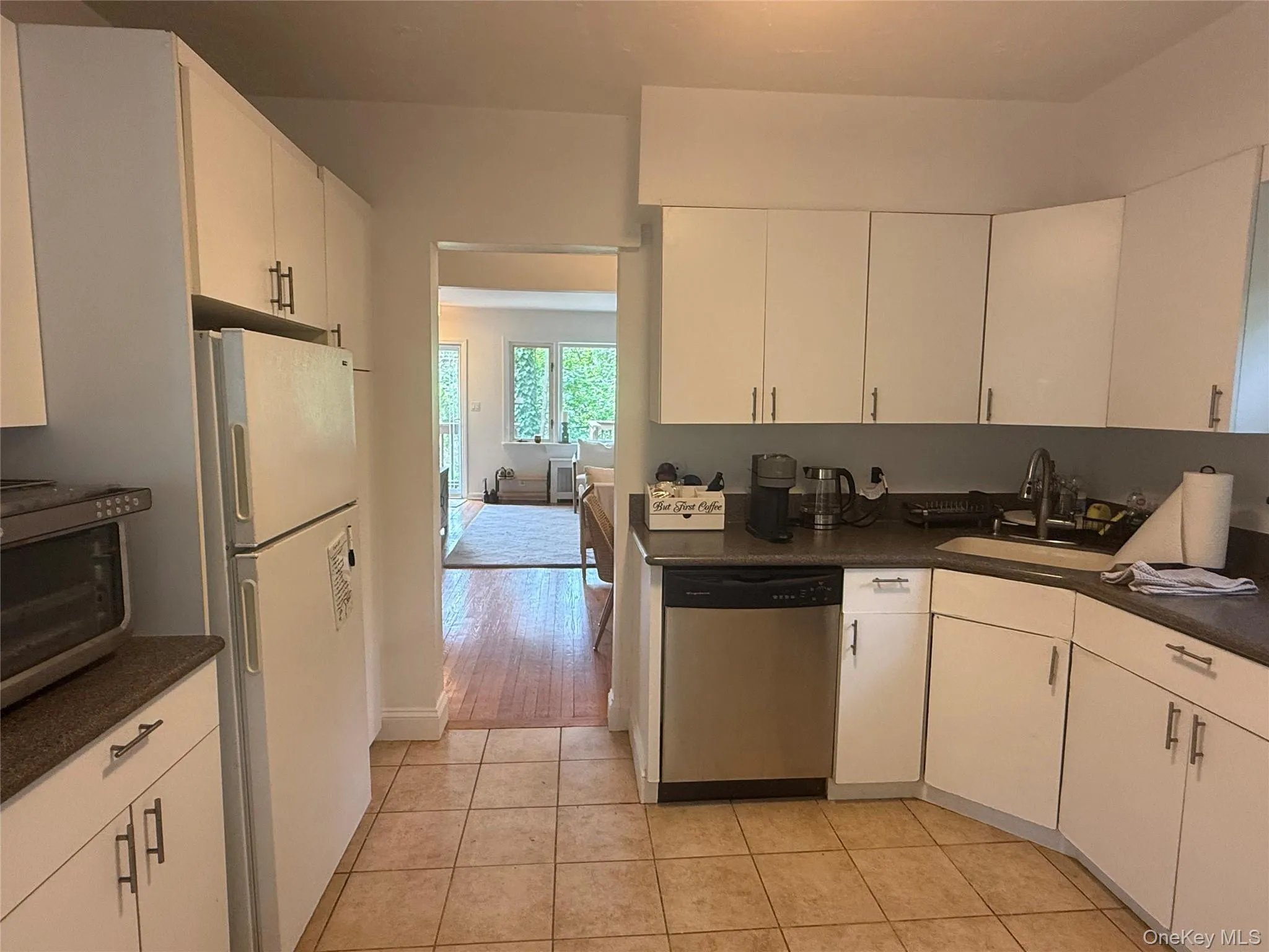 19 Cotswold Drive, Huntington, NY, 3 Bedroom Bedrooms, 6 Room Rooms,2 BathroomBathrooms,Residential Lease,For Rent,Cotswold,0,1061643 19 Cotswold Drive, Huntington, NY, 3 Bedroom Bedrooms, 6 Room Rooms,2 BathroomBathrooms,Residential Lease,For Rent,Cotswold,0,1061643