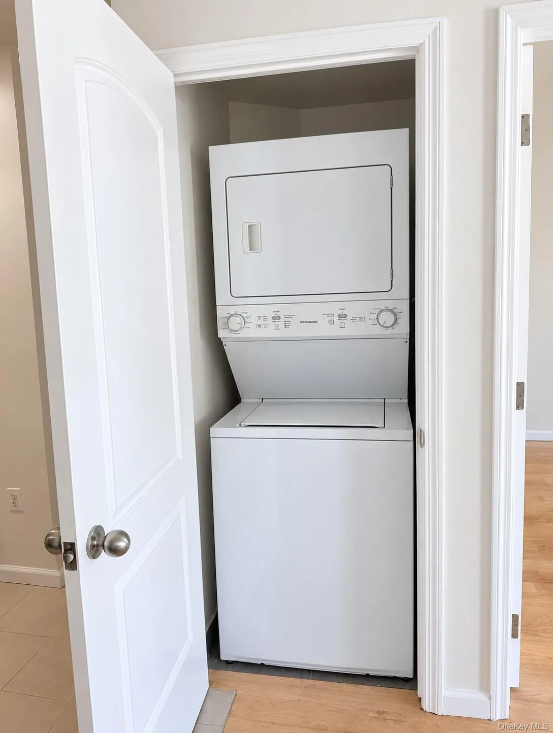 214-11 35th, New York, NY, 2 Bedrooms Bedrooms, 5 Rooms Rooms,2 BathroomsBathrooms,Residential Lease,For Rent,35th,0,1061645 214-11 35th, New York, NY, 2 Bedrooms Bedrooms, 5 Rooms Rooms,2 BathroomsBathrooms,Residential Lease,For Rent,35th,0,1061645