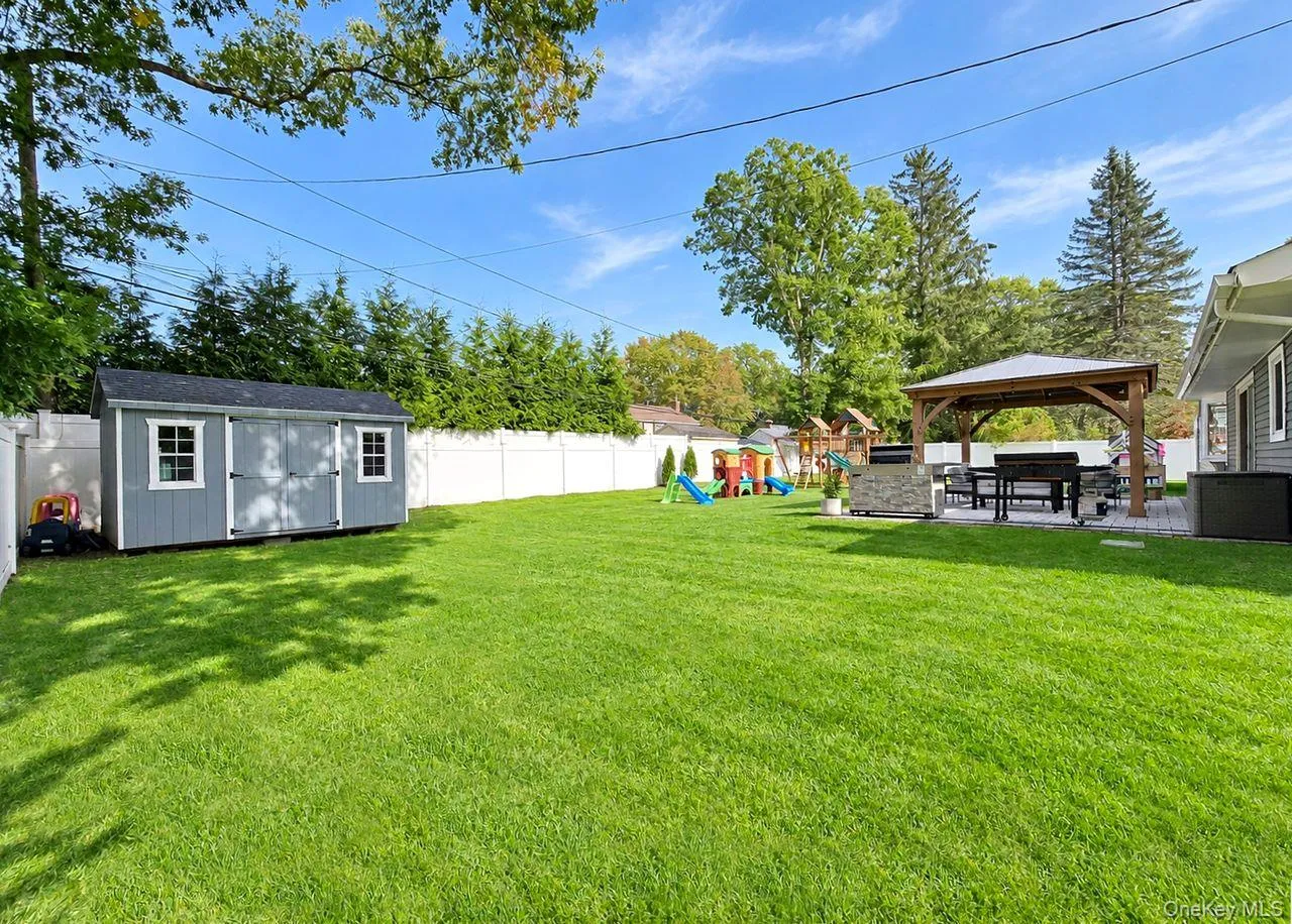 25 Stratton Lane, Brookhaven, NY, 3 Bedrooms Bedrooms, 7 Rooms Rooms,2 BathroomsBathrooms,Residential,For Rent,Stratton,0,1061646 25 Stratton Lane, Brookhaven, NY, 3 Bedrooms Bedrooms, 7 Rooms Rooms,2 BathroomsBathrooms,Residential,For Rent,Stratton,0,1061646