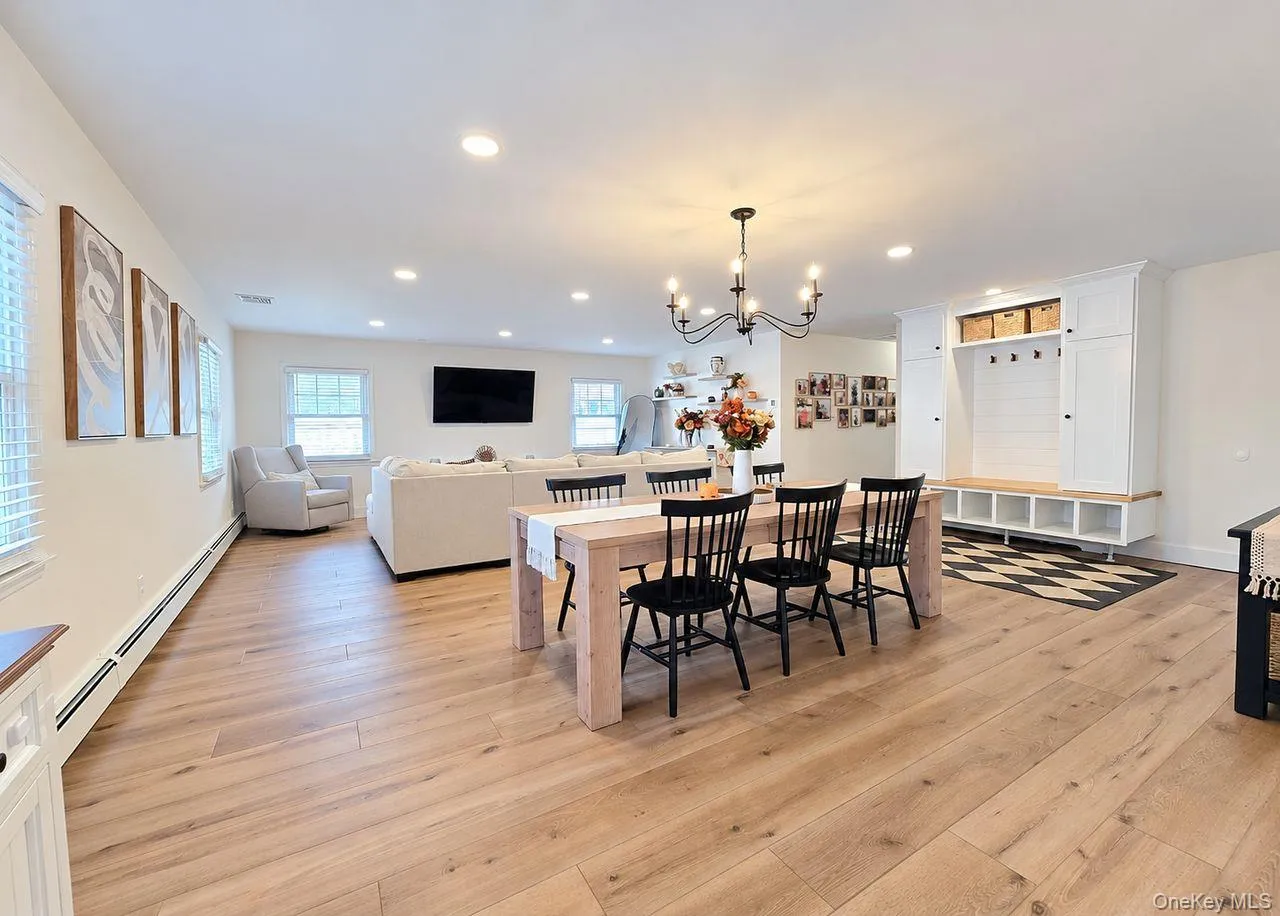 25 Stratton Lane, Brookhaven, NY, 3 Bedrooms Bedrooms, 7 Rooms Rooms,2 BathroomsBathrooms,Residential,For Rent,Stratton,0,1061646 25 Stratton Lane, Brookhaven, NY, 3 Bedrooms Bedrooms, 7 Rooms Rooms,2 BathroomsBathrooms,Residential,For Rent,Stratton,0,1061646