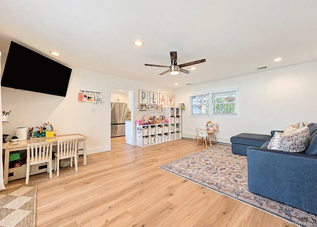 25 Stratton Lane, Brookhaven, NY, 3 Bedrooms Bedrooms, 7 Rooms Rooms,2 BathroomsBathrooms,Residential,For Rent,Stratton,0,1061646 25 Stratton Lane, Brookhaven, NY, 3 Bedrooms Bedrooms, 7 Rooms Rooms,2 BathroomsBathrooms,Residential,For Rent,Stratton,0,1061646