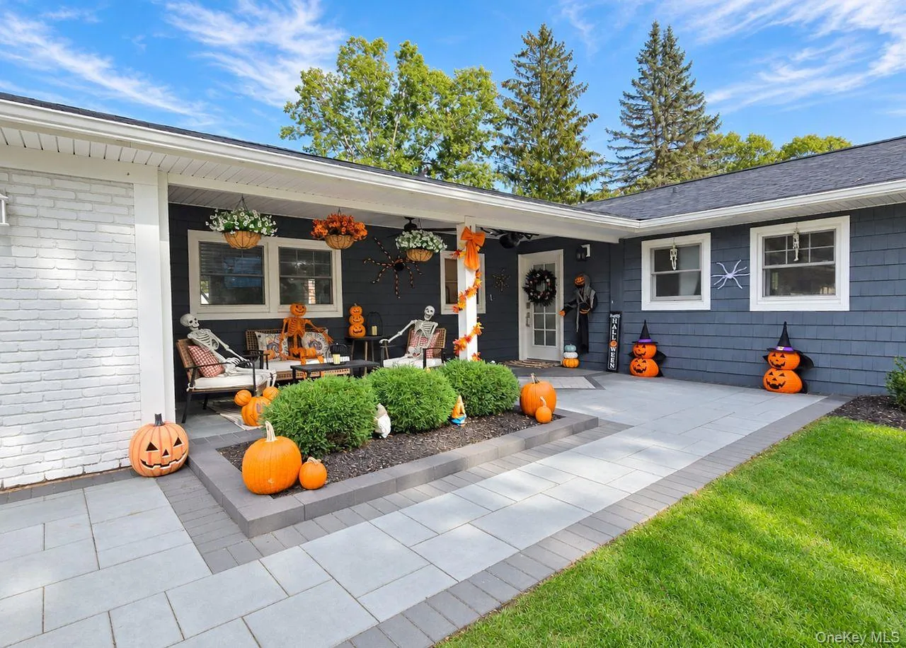 25 Stratton Lane, Brookhaven, NY, 3 Bedrooms Bedrooms, 7 Rooms Rooms,2 BathroomsBathrooms,Residential,For Rent,Stratton,0,1061646 25 Stratton Lane, Brookhaven, NY, 3 Bedrooms Bedrooms, 7 Rooms Rooms,2 BathroomsBathrooms,Residential,For Rent,Stratton,0,1061646
