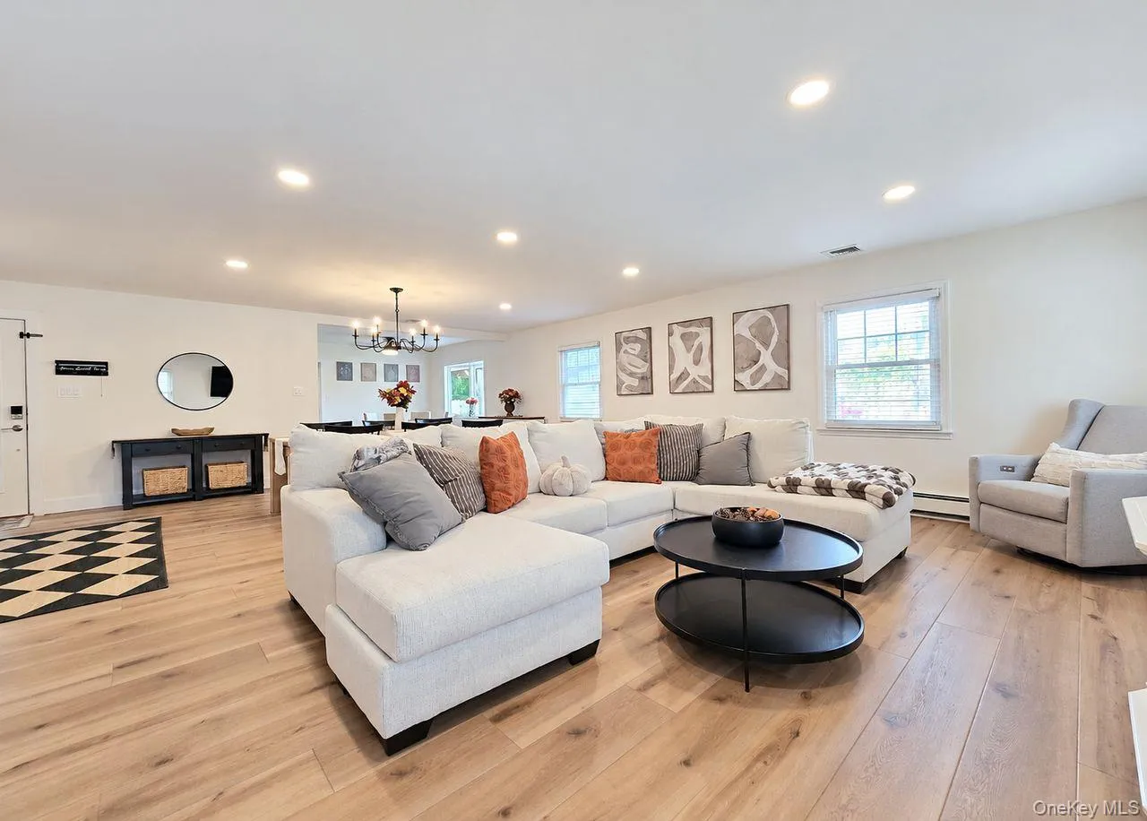 25 Stratton Lane, Brookhaven, NY, 3 Bedrooms Bedrooms, 7 Rooms Rooms,2 BathroomsBathrooms,Residential,For Rent,Stratton,0,1061646 25 Stratton Lane, Brookhaven, NY, 3 Bedrooms Bedrooms, 7 Rooms Rooms,2 BathroomsBathrooms,Residential,For Rent,Stratton,0,1061646