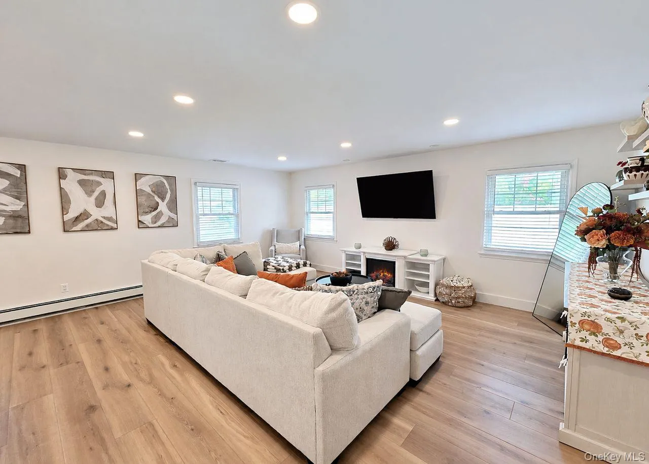 25 Stratton Lane, Brookhaven, NY, 3 Bedrooms Bedrooms, 7 Rooms Rooms,2 BathroomsBathrooms,Residential,For Rent,Stratton,0,1061646 25 Stratton Lane, Brookhaven, NY, 3 Bedrooms Bedrooms, 7 Rooms Rooms,2 BathroomsBathrooms,Residential,For Rent,Stratton,0,1061646