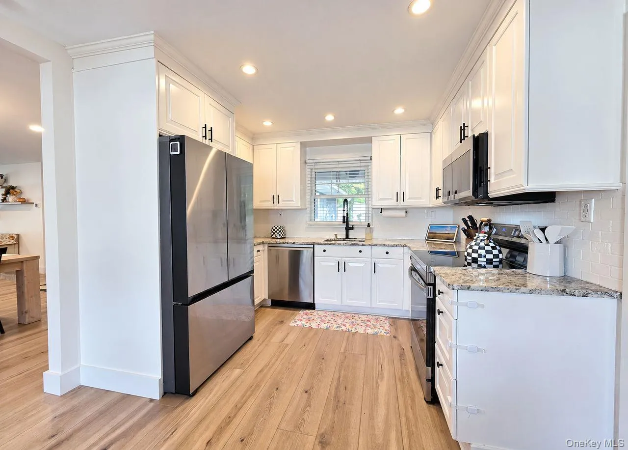 25 Stratton Lane, Brookhaven, NY, 3 Bedrooms Bedrooms, 7 Rooms Rooms,2 BathroomsBathrooms,Residential,For Rent,Stratton,0,1061646 25 Stratton Lane, Brookhaven, NY, 3 Bedrooms Bedrooms, 7 Rooms Rooms,2 BathroomsBathrooms,Residential,For Rent,Stratton,0,1061646