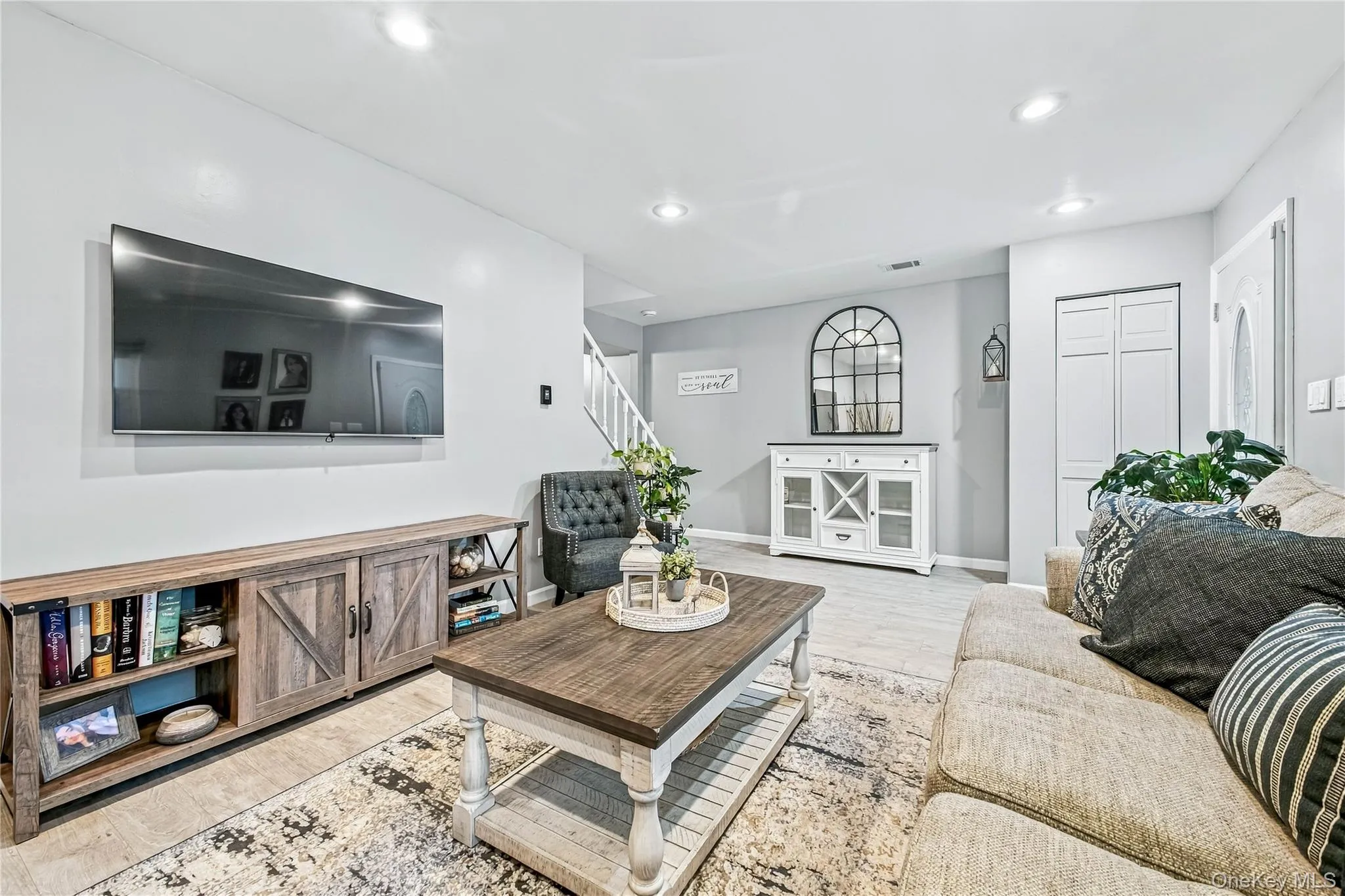 4 Bartlett Commons, Brookhaven, NY, 3 Bedroom Bedrooms, 8 Room Rooms,1 BathroomBathrooms,Residential Lease,For Rent,Bartlett,0,1061652 4 Bartlett Commons, Brookhaven, NY, 3 Bedroom Bedrooms, 8 Room Rooms,1 BathroomBathrooms,Residential Lease,For Rent,Bartlett,0,1061652
