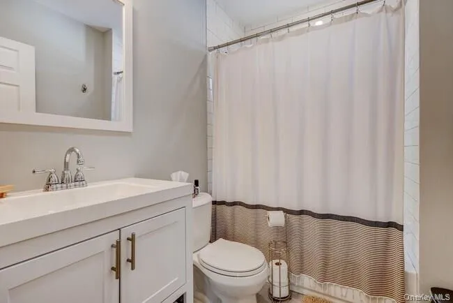 Full Bathroom Full Bathroom