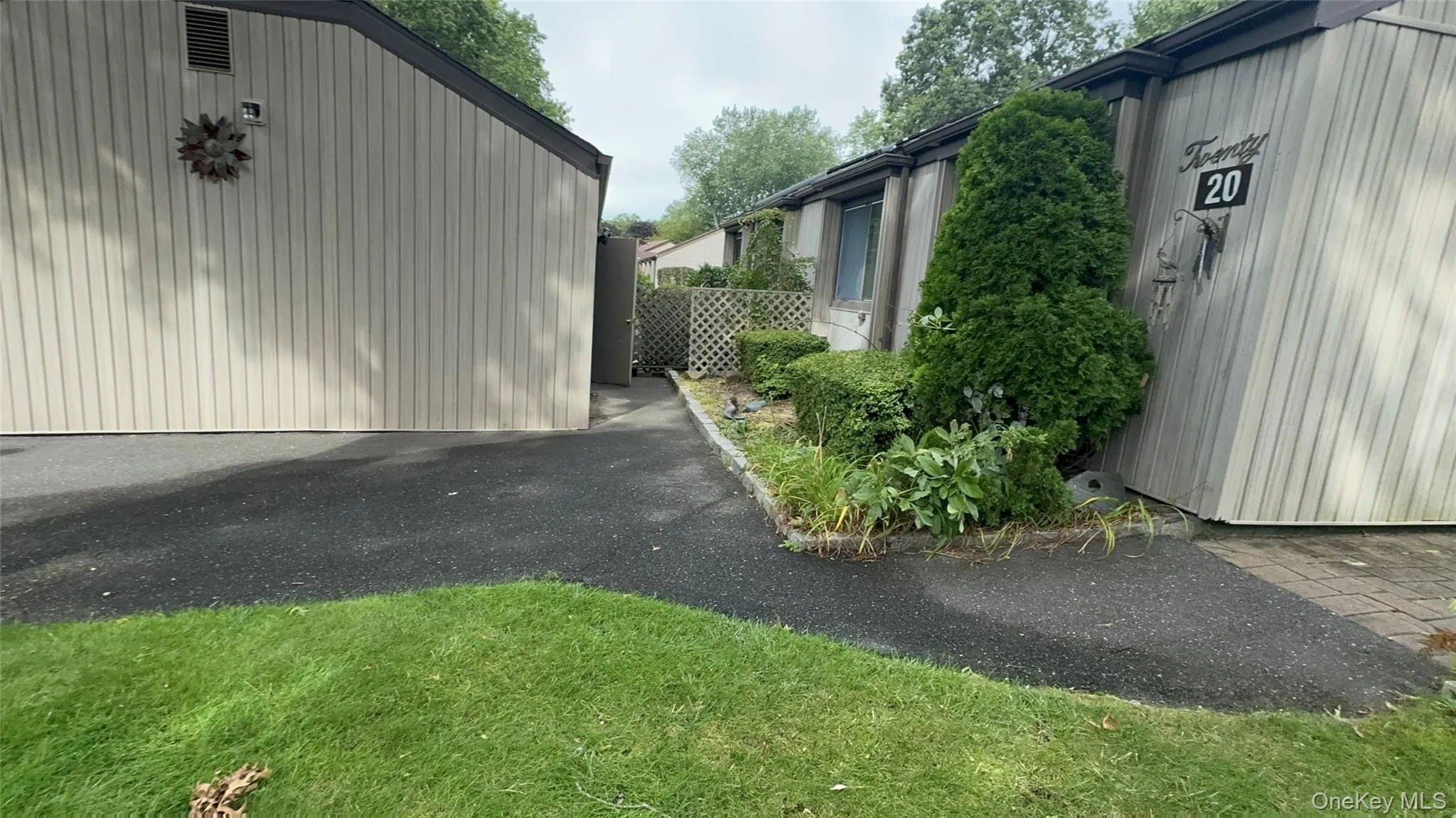 20 Strathmore Gate Drive, Brookhaven, NY, 2 Bedroom Bedrooms, 5 Room Rooms,1 BathroomBathrooms,Residential Lease,For Rent,Strathmore Gate,0,1061668 20 Strathmore Gate Drive, Brookhaven, NY, 2 Bedroom Bedrooms, 5 Room Rooms,1 BathroomBathrooms,Residential Lease,For Rent,Strathmore Gate,0,1061668