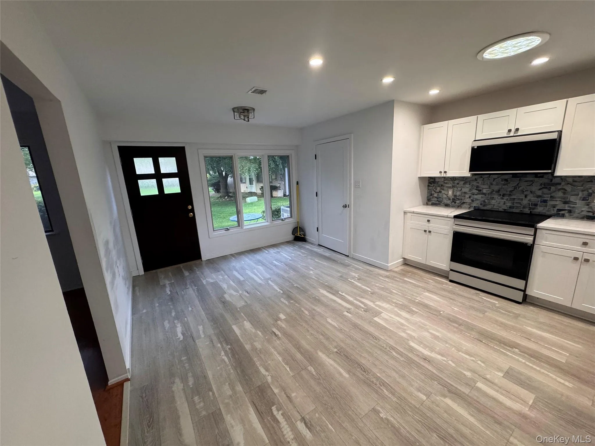 20 Strathmore Gate Drive, Brookhaven, NY, 2 Bedroom Bedrooms, 5 Room Rooms,1 BathroomBathrooms,Residential Lease,For Rent,Strathmore Gate,0,1061668 20 Strathmore Gate Drive, Brookhaven, NY, 2 Bedroom Bedrooms, 5 Room Rooms,1 BathroomBathrooms,Residential Lease,For Rent,Strathmore Gate,0,1061668