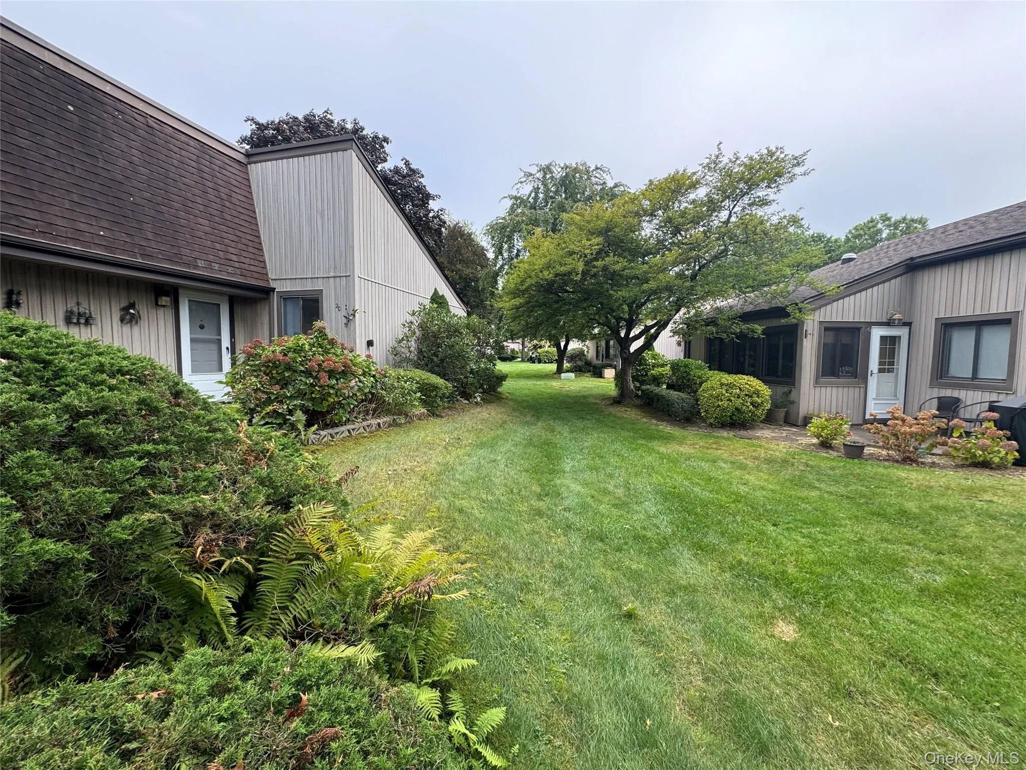 20 Strathmore Gate Drive, Brookhaven, NY, 2 Bedroom Bedrooms, 5 Room Rooms,1 BathroomBathrooms,Residential Lease,For Rent,Strathmore Gate,0,1061668 20 Strathmore Gate Drive, Brookhaven, NY, 2 Bedroom Bedrooms, 5 Room Rooms,1 BathroomBathrooms,Residential Lease,For Rent,Strathmore Gate,0,1061668