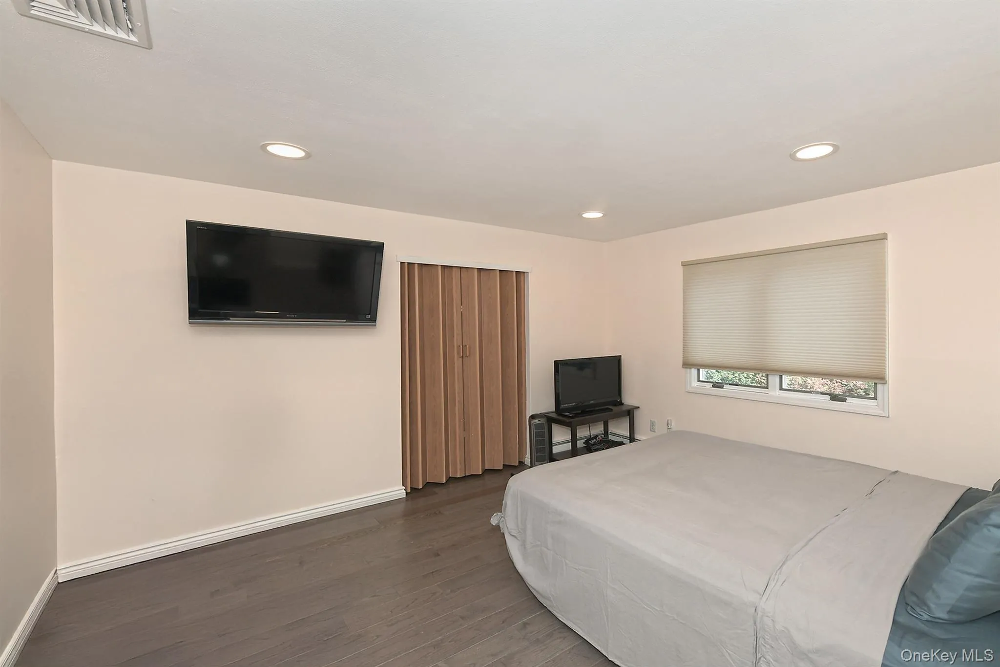 1 Millet Street, Huntington, NY, 4 Bedrooms Bedrooms, 9 Rooms Rooms,2 BathroomsBathrooms,Residential,For Rent,Millet,0,1061673 1 Millet Street, Huntington, NY, 4 Bedrooms Bedrooms, 9 Rooms Rooms,2 BathroomsBathrooms,Residential,For Rent,Millet,0,1061673