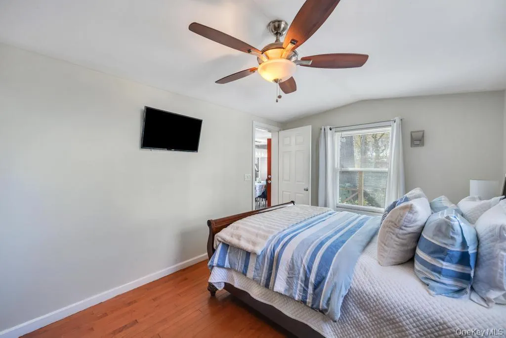 229 W Montauk Highway Unit 87a, Southampton, New York 11946