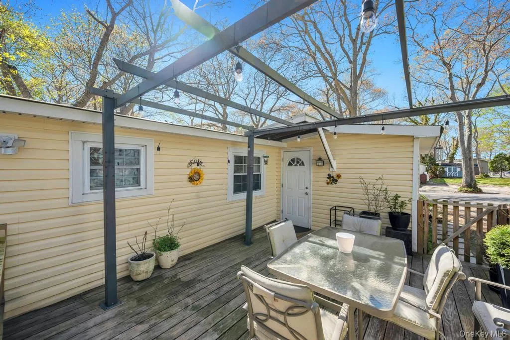 229 W Montauk Highway Unit 87a, Southampton, New York 11946