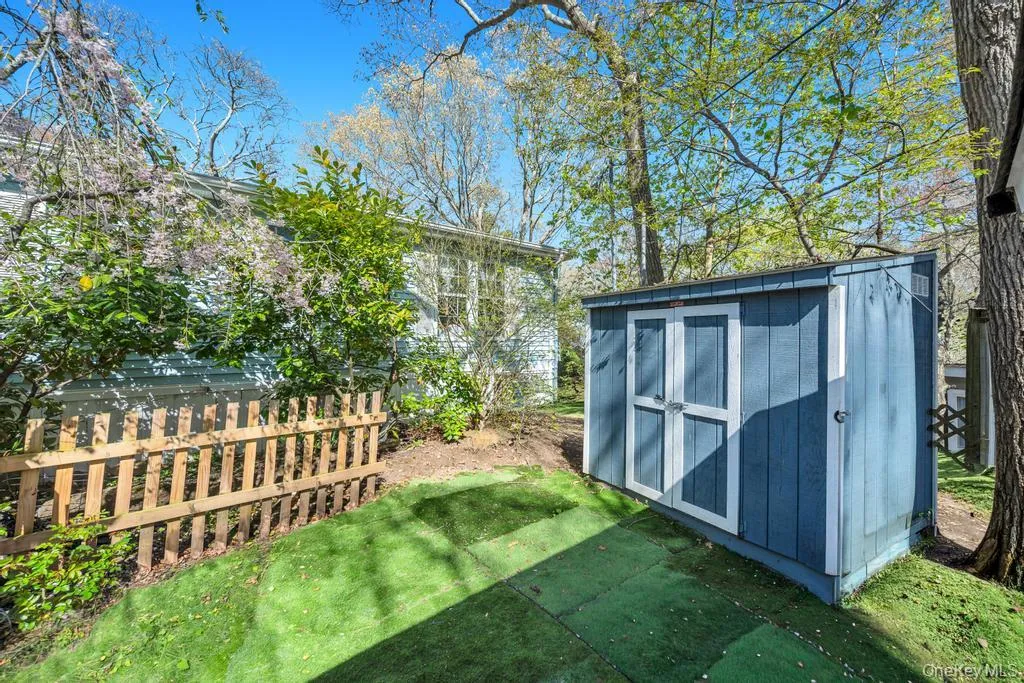 229 W Montauk Highway Unit 87a, Southampton, New York 11946
