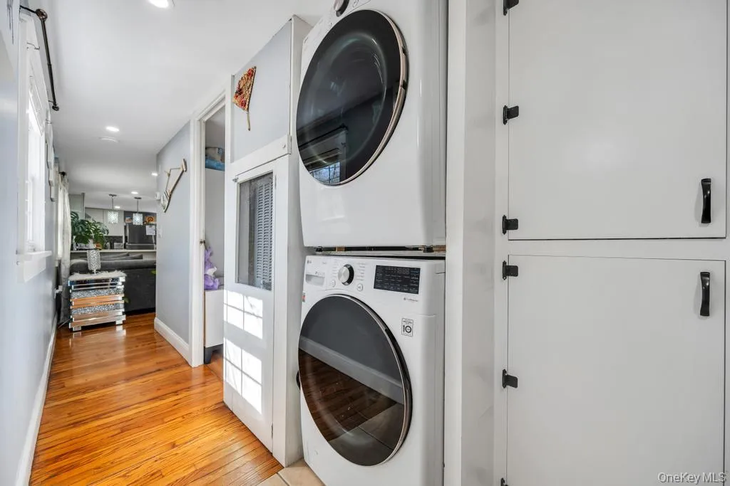 229 W Montauk Highway Unit 87a, Southampton, New York 11946