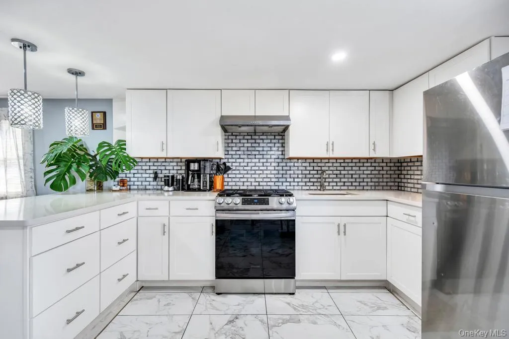 229 W Montauk Highway Unit 87a, Southampton, New York 11946