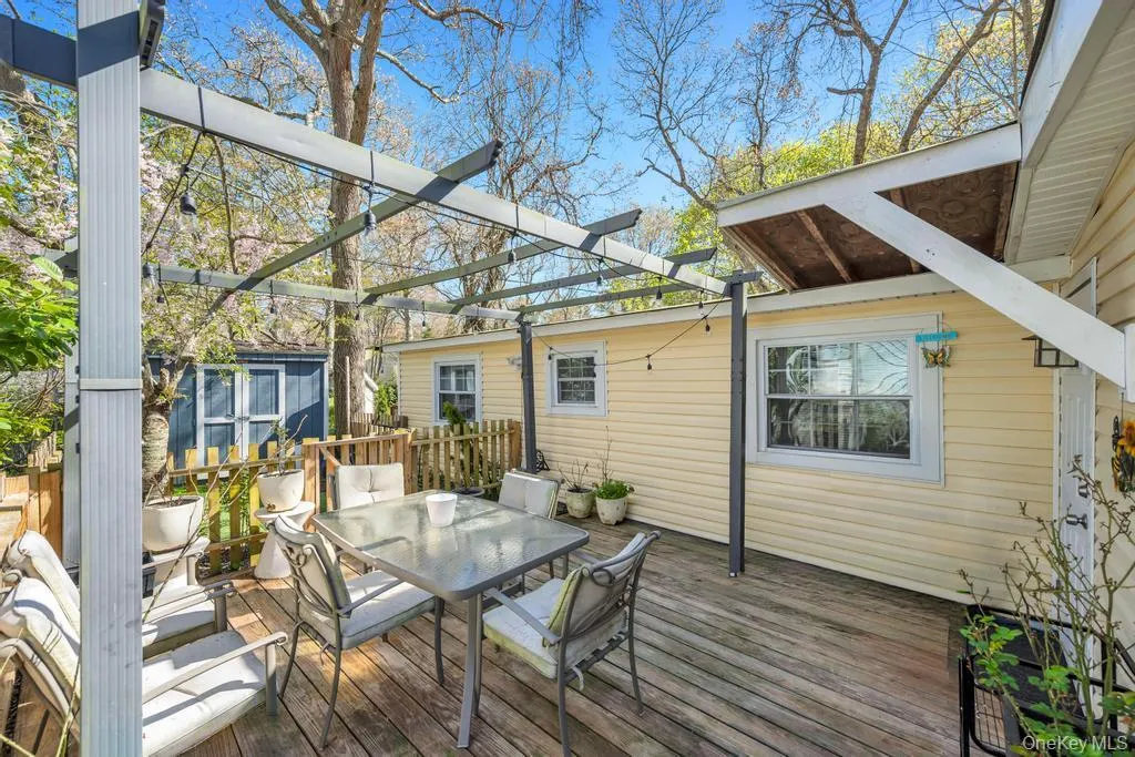 229 W Montauk Highway Unit 87a, Southampton, New York 11946