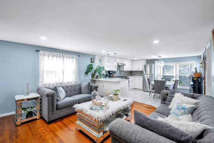 229 W Montauk Highway Unit 87a, Southampton, New York 11946