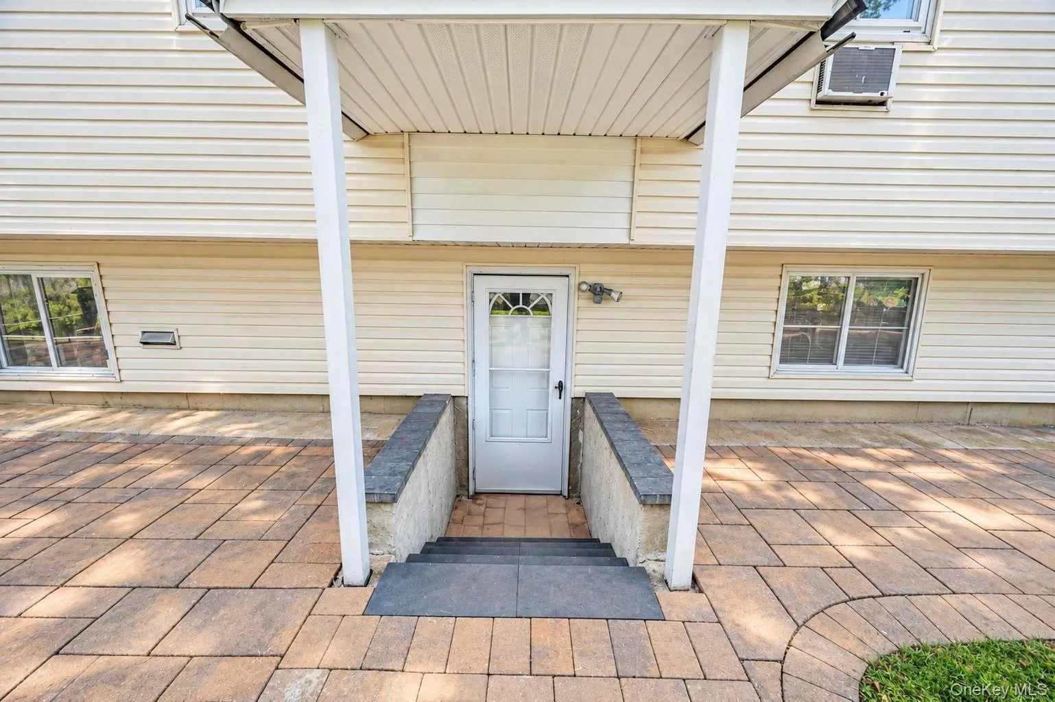 100 Pioxi Street, Babylon, NY, 6 Bedrooms Bedrooms, 6 Rooms Rooms,2 BathroomsBathrooms,Residential,For Rent,Pioxi,0,1061689 100 Pioxi Street, Babylon, NY, 6 Bedrooms Bedrooms, 6 Rooms Rooms,2 BathroomsBathrooms,Residential,For Rent,Pioxi,0,1061689