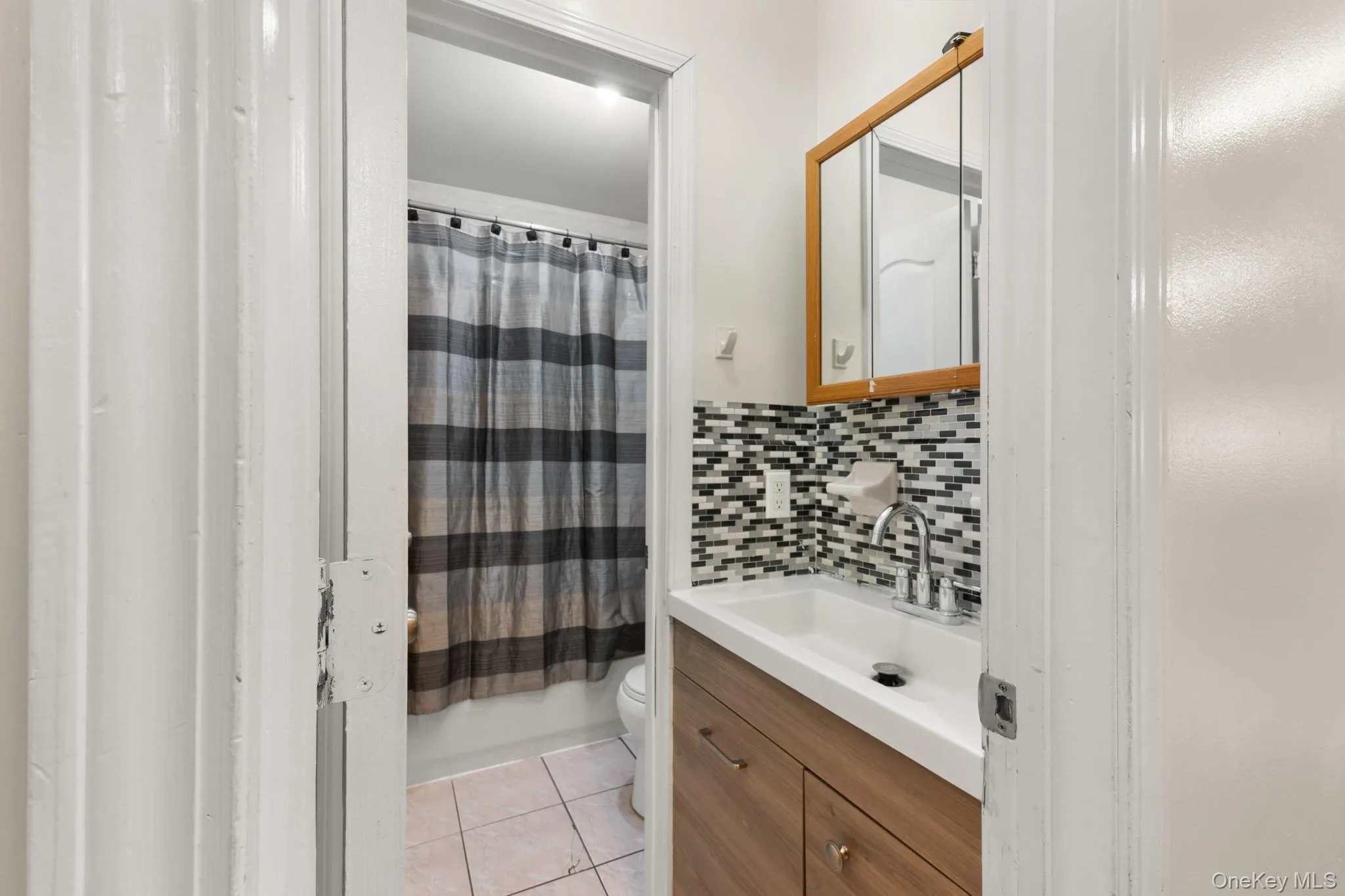 28 Calvert Drive, Ramapo, NY, 9 Bedrooms Bedrooms, 15 Rooms Rooms,3 BathroomsBathrooms,Residential,For Rent,Calvert,0,1061690 28 Calvert Drive, Ramapo, NY, 9 Bedrooms Bedrooms, 15 Rooms Rooms,3 BathroomsBathrooms,Residential,For Rent,Calvert,0,1061690